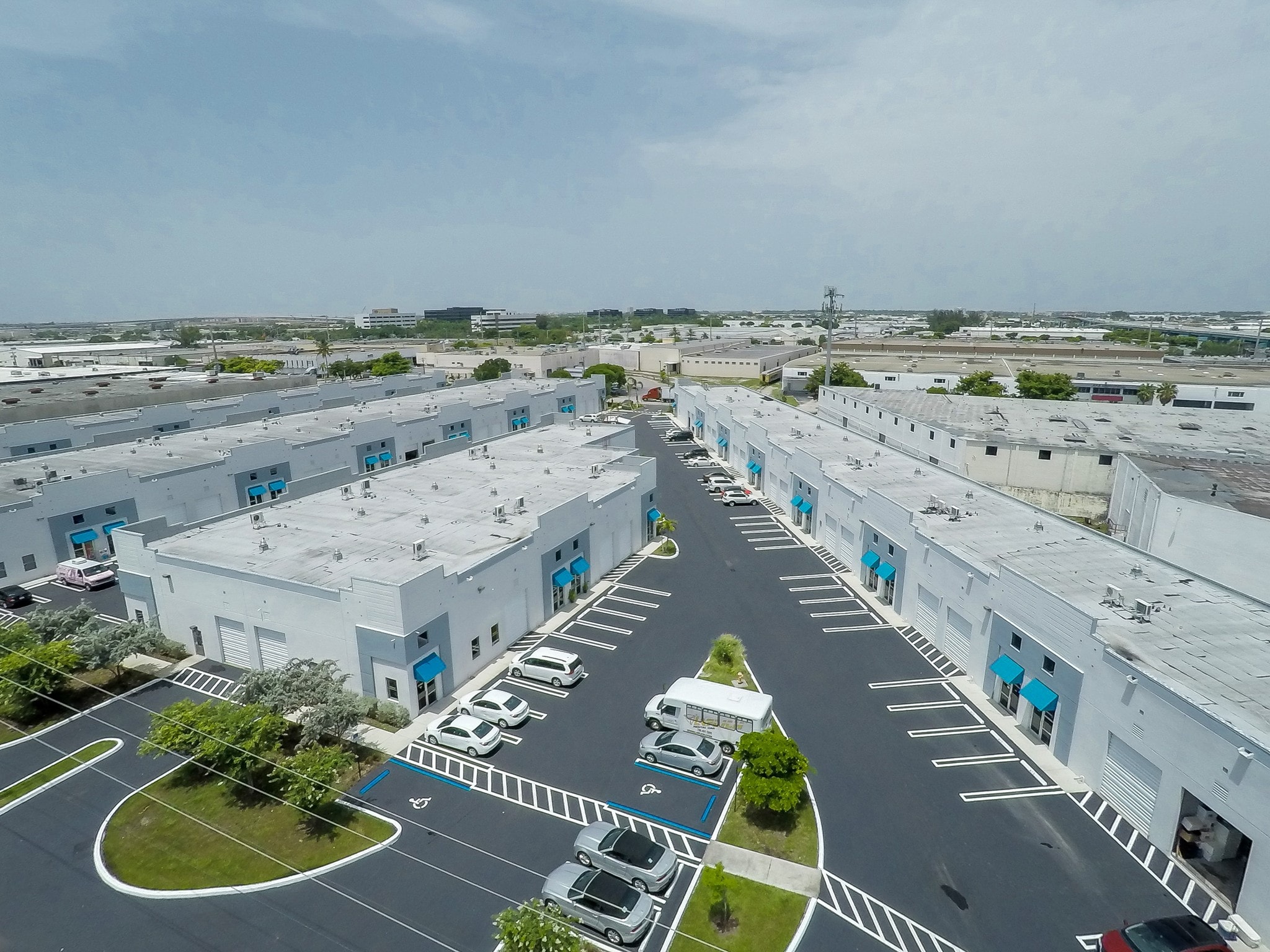 2355 NW 70th Ave, Miami, FL for Rent