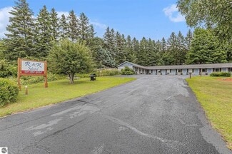 Frankfort, MI Hospitality - 541 Lake St