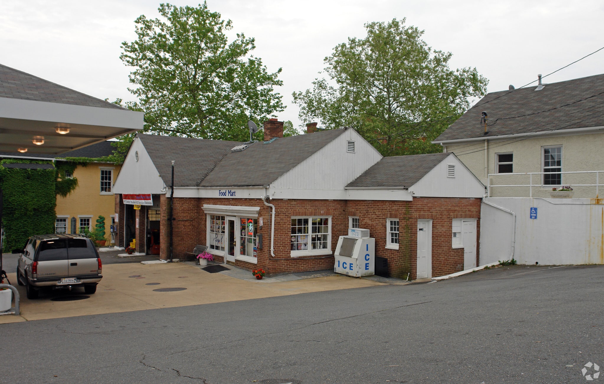10423 Main St, Fairfax, VA for Sale