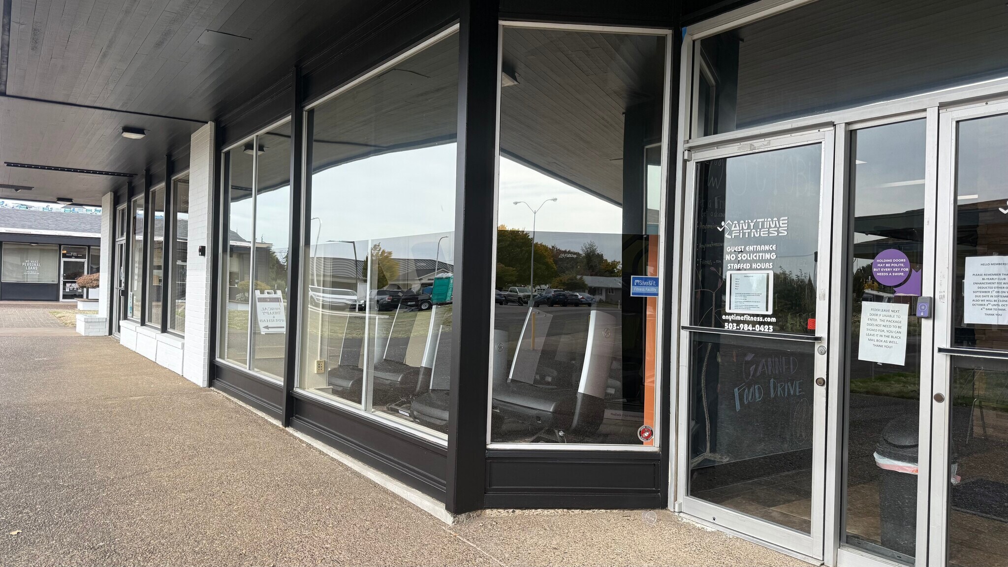 2241-2247 Country Club Rd, Woodburn, OR for Rent