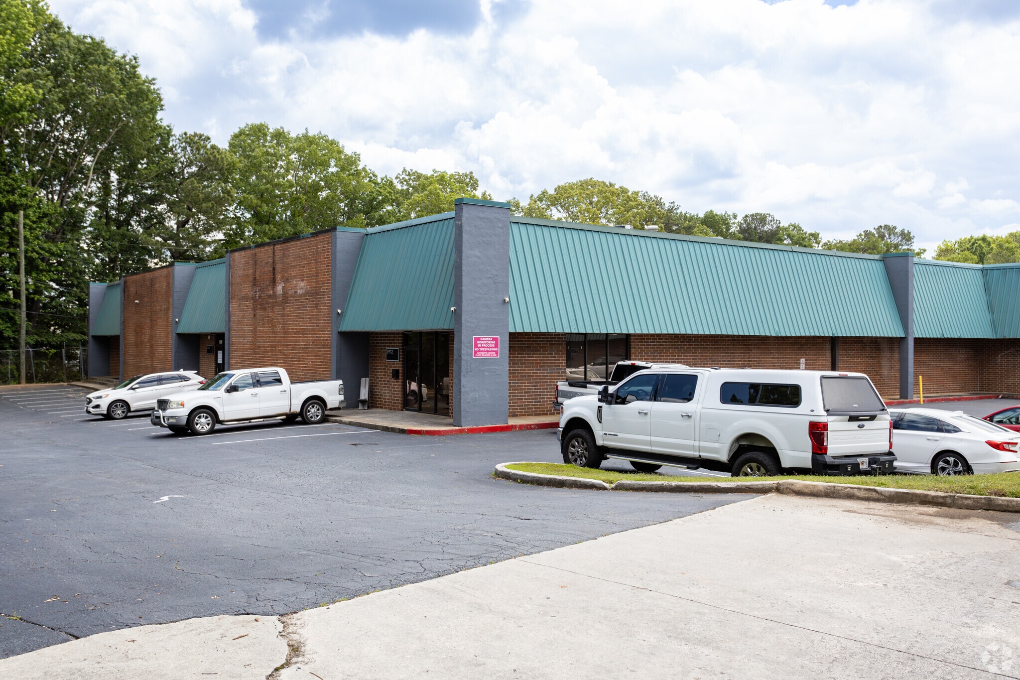 3902-3916 Shirley Dr SW, Atlanta, GA for Rent