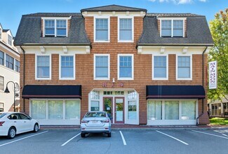 South Hadley, MA Retail - 11 College St