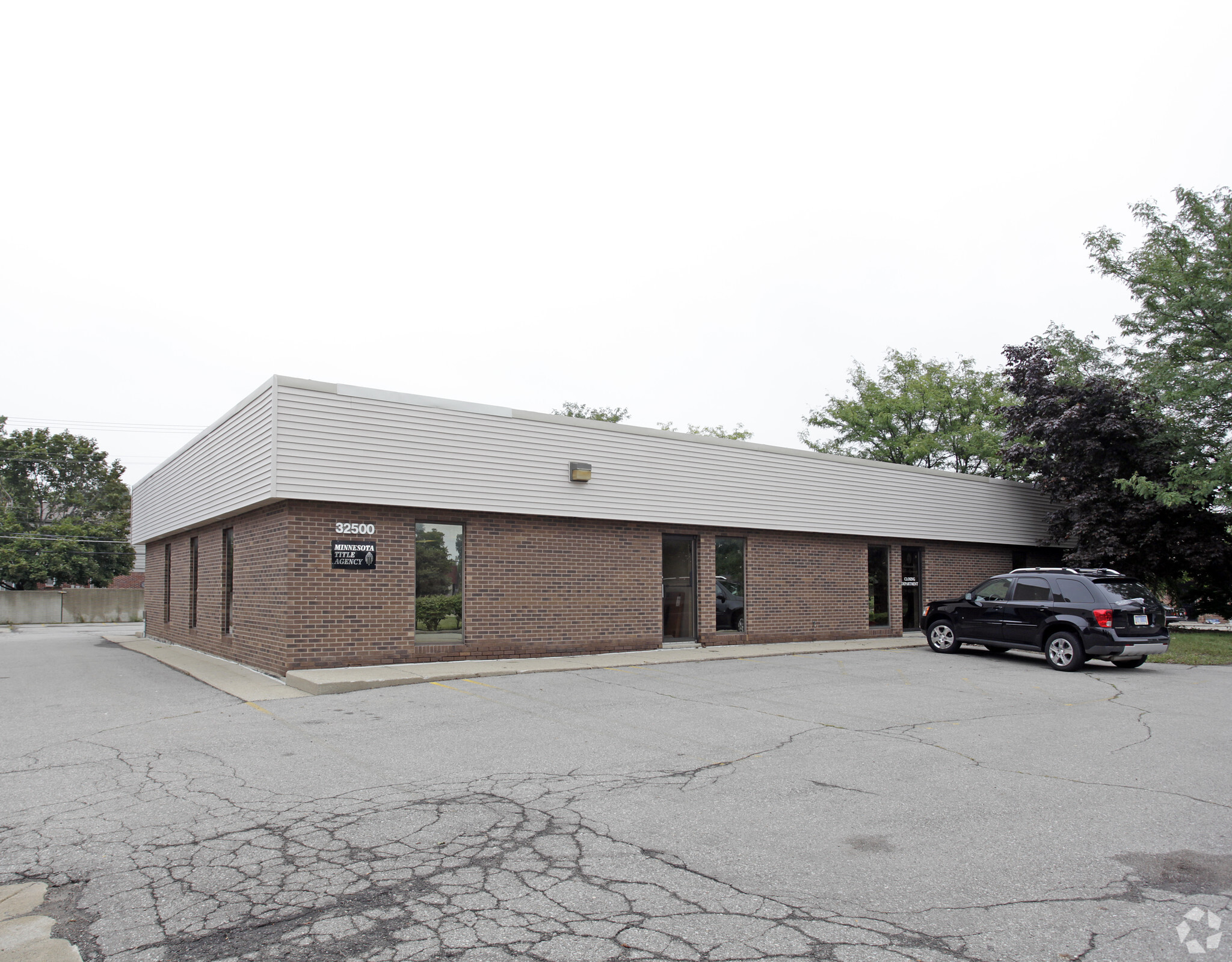 32500 Schoolcraft Rd, Livonia, MI for Sale