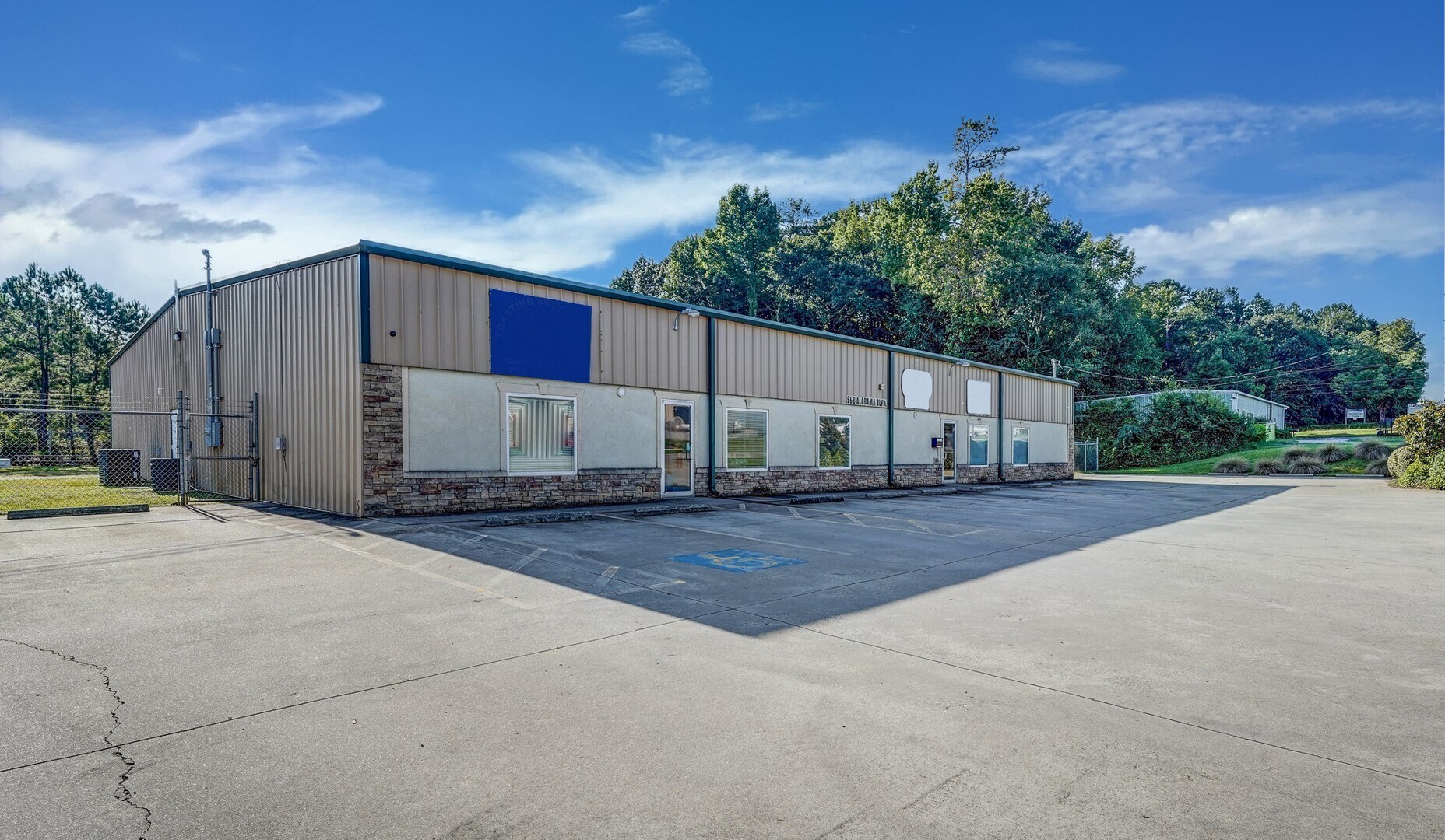 568 Alabama Blvd Jackson, GA 30233 Flex Property for Sale on