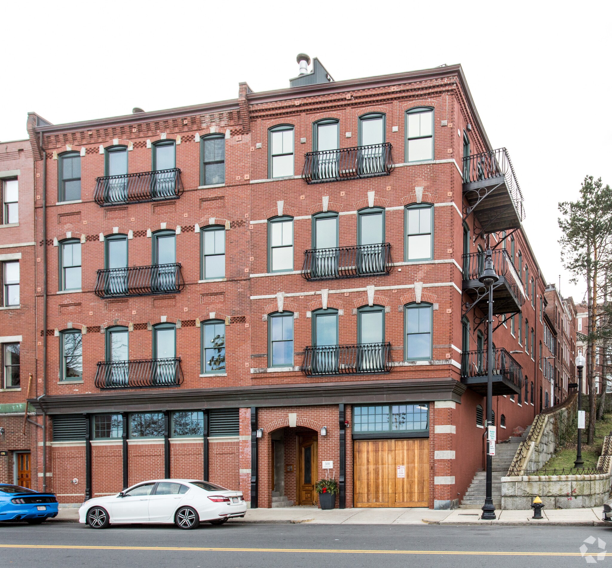 498-506 Commercial St, Boston, MA for Rent