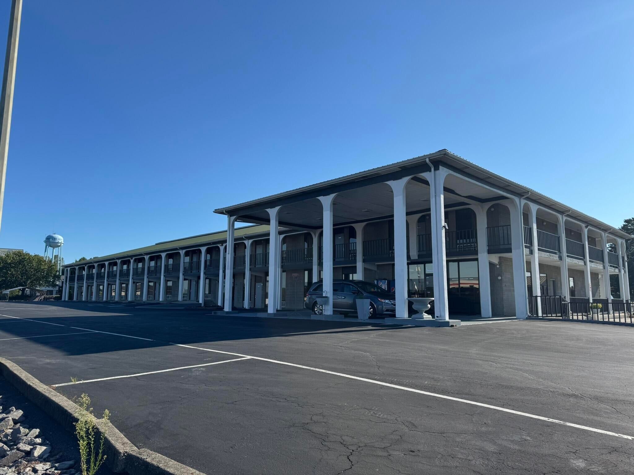990 Maple St, Russell Springs, KY for Sale