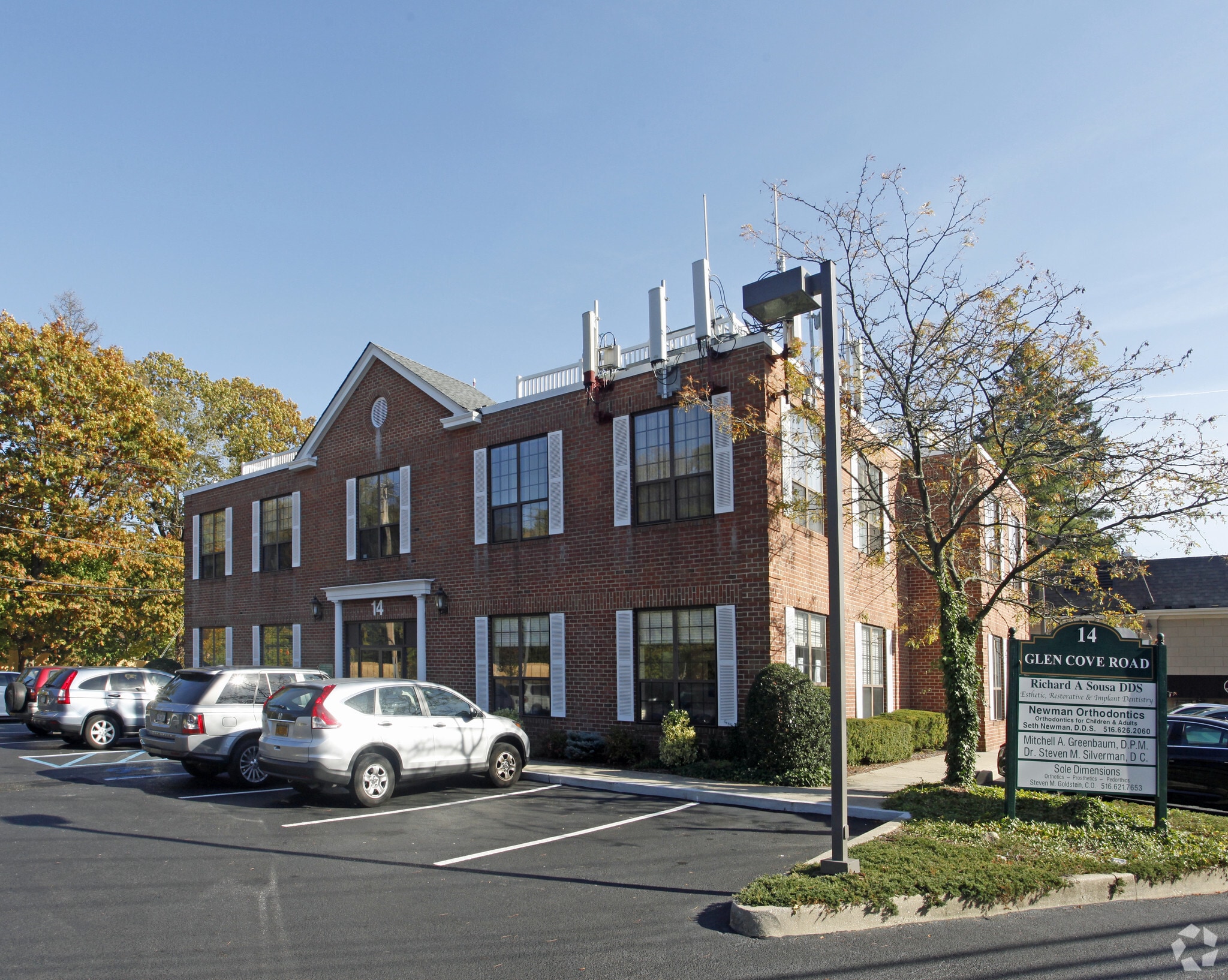 14 Glen Cove Rd, Roslyn Heights, NY for Rent