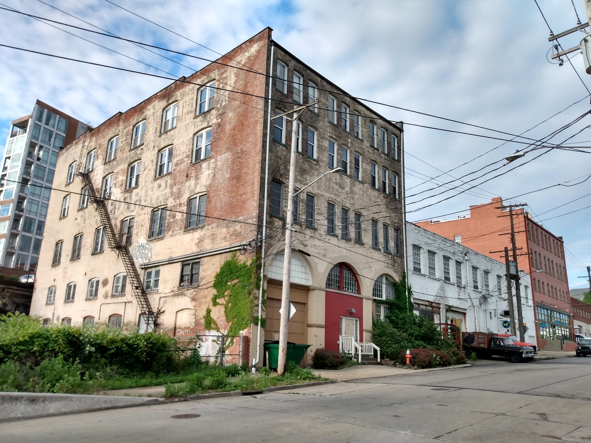 2206 Superior Via, Cleveland, OH for Rent