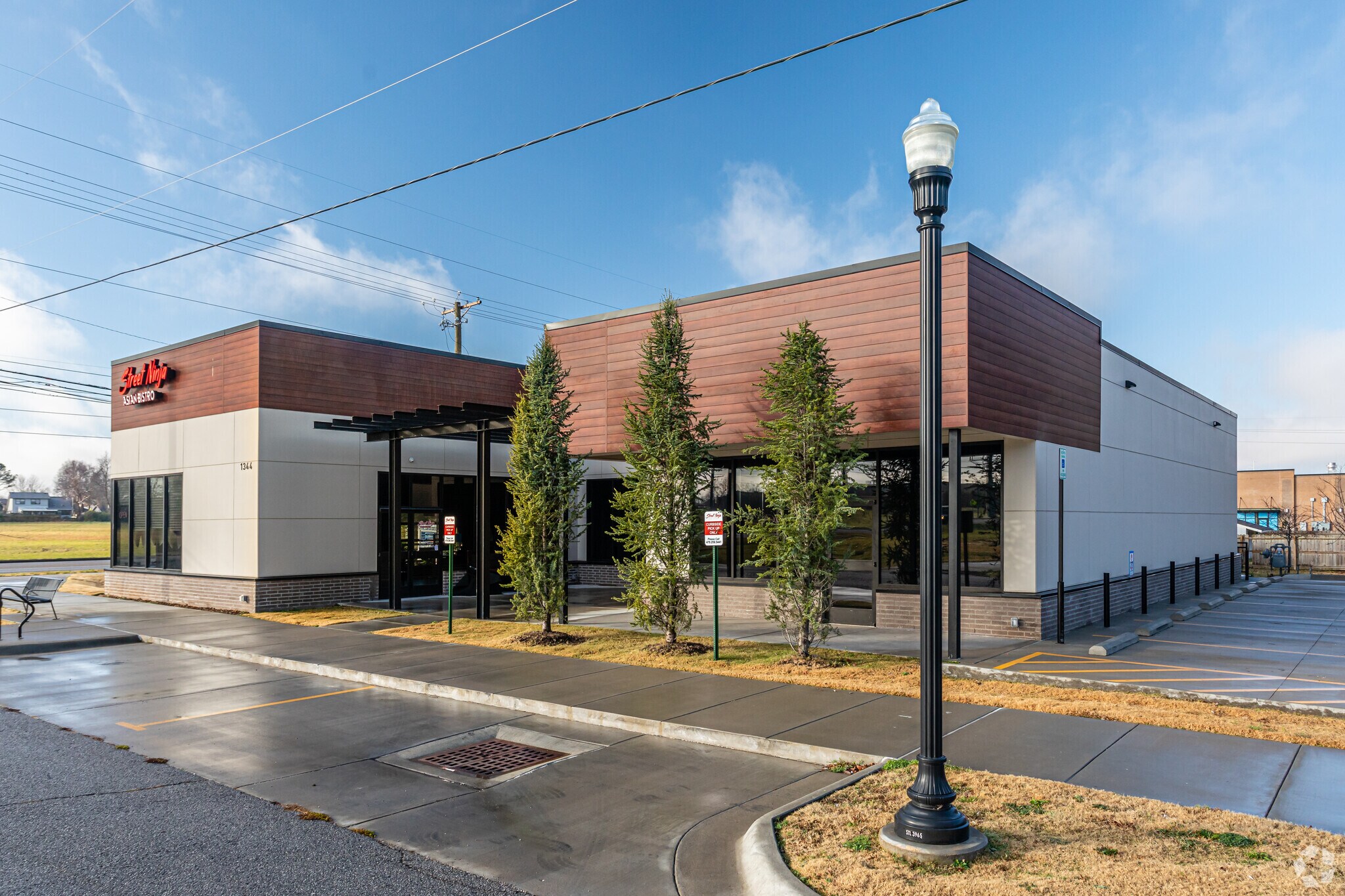 1344 Benton St, Bentonville, AR for Rent