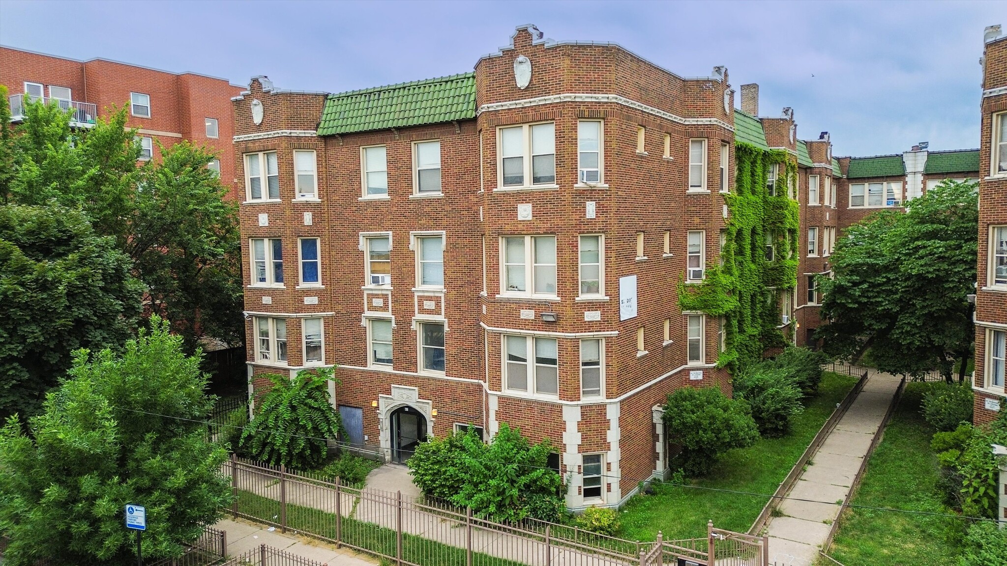 42-52 N Waller Ave, Chicago, IL for Sale