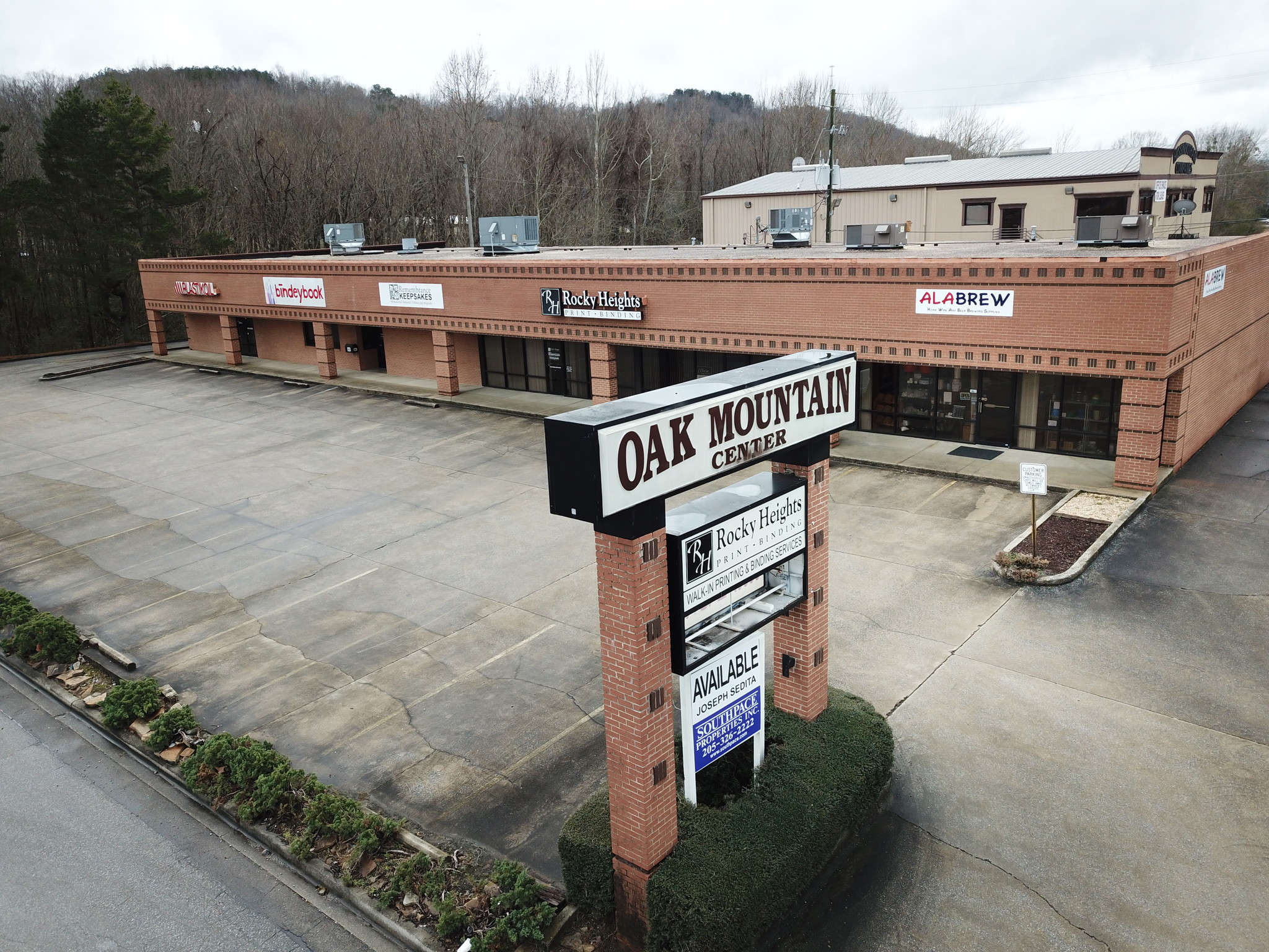 206-212 Oak Mountain Cir, Pelham, AL for Rent