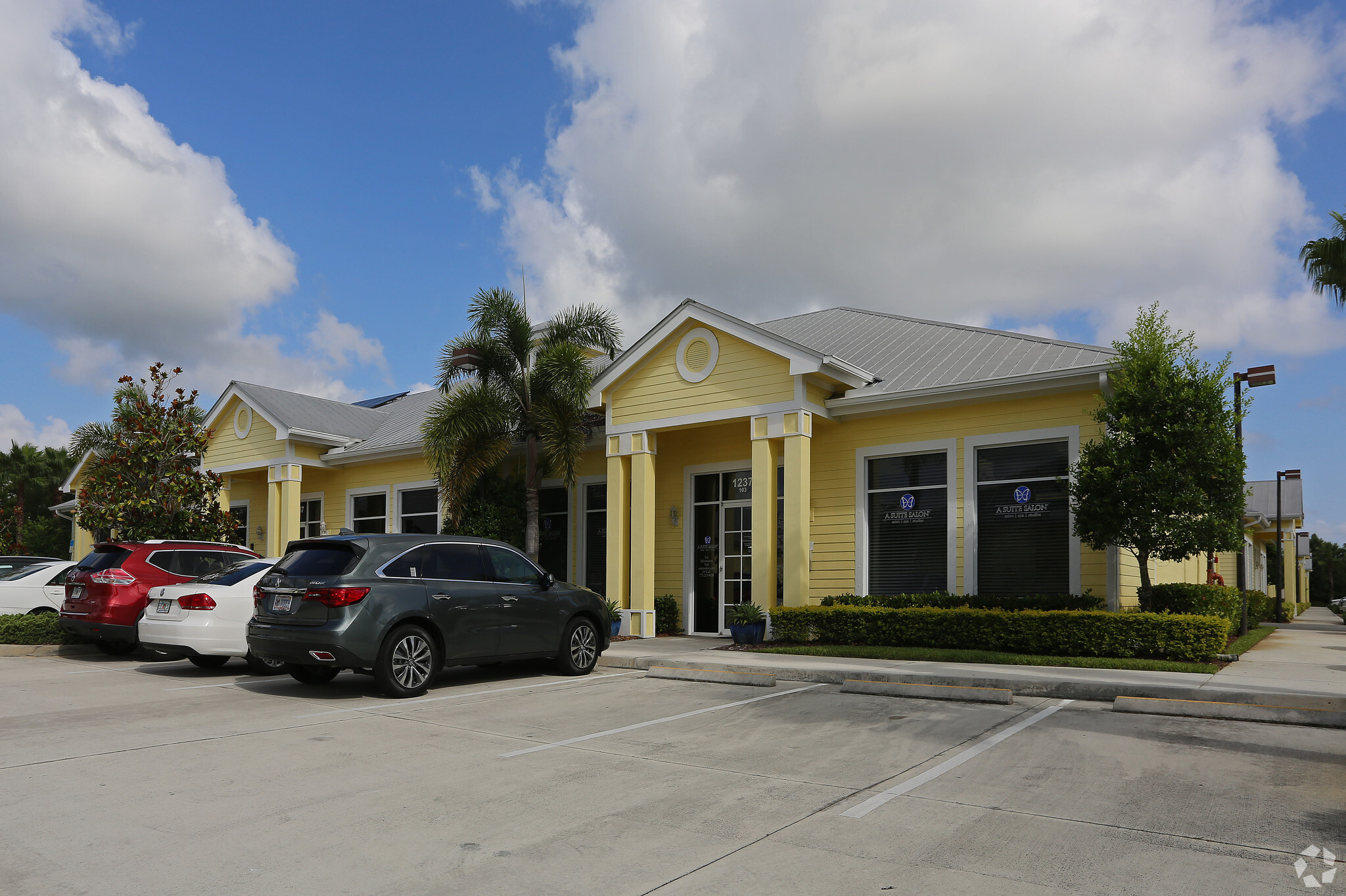 1237 SE Indian St, Stuart, FL for Sale