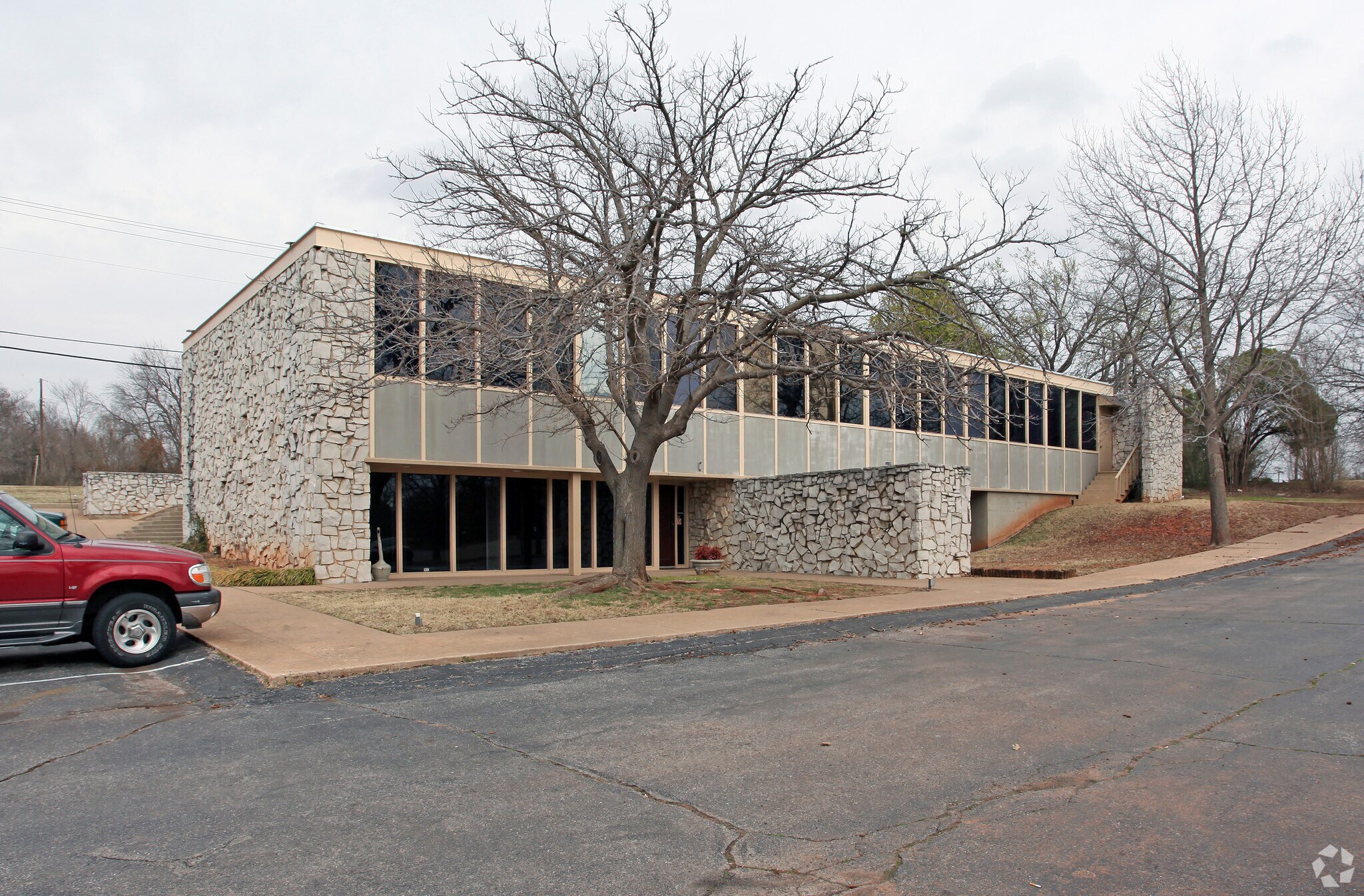 820 NE 63rd St, Oklahoma City, OK for Sale