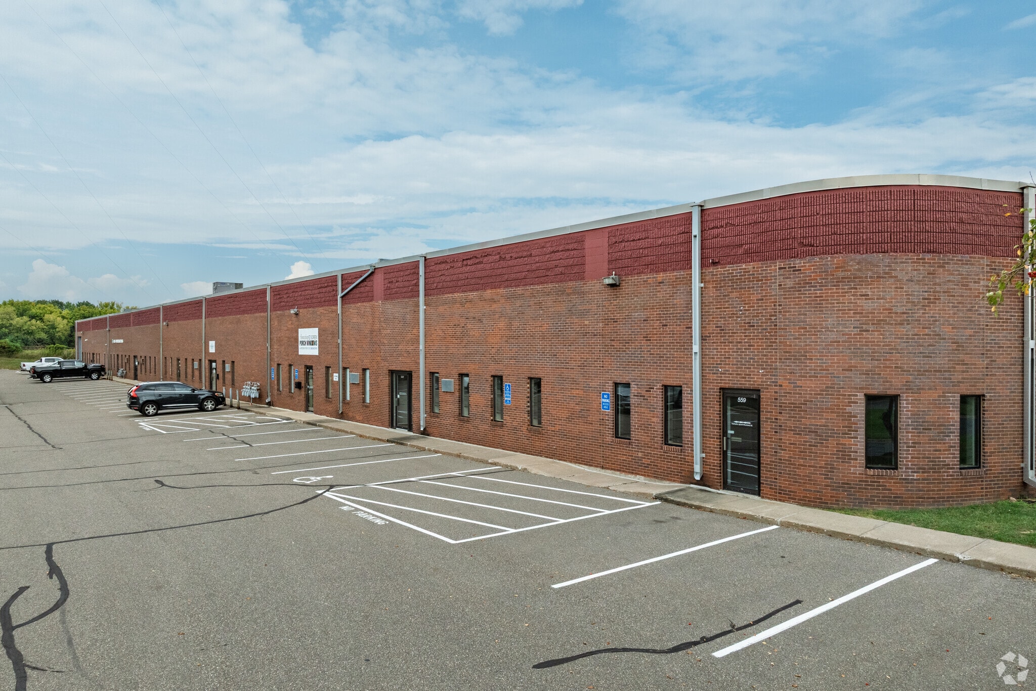 559-575 Shoreview Park Rd, Shoreview, MN for Rent