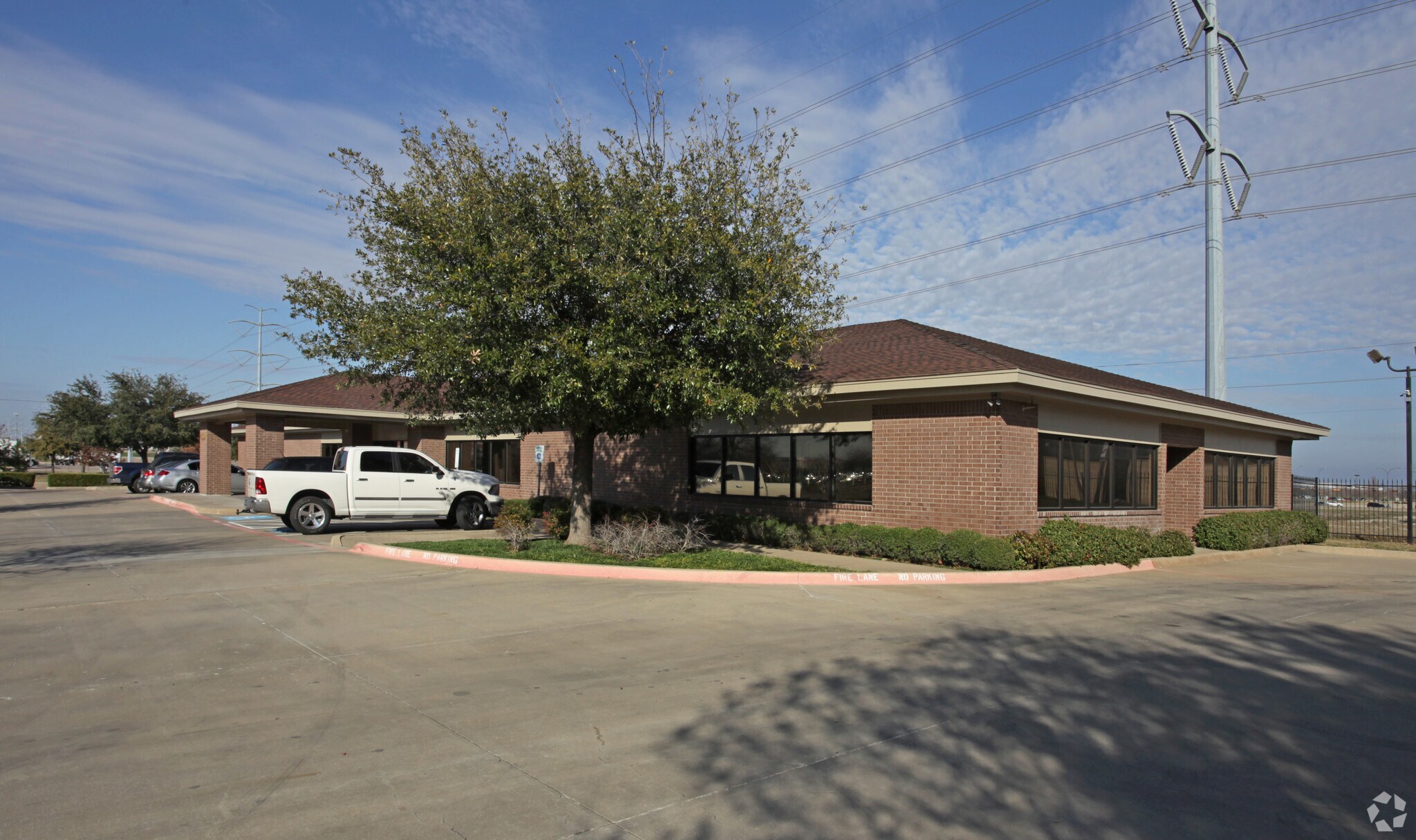 4601 Hollow Tree Dr, Arlington, TX for Rent