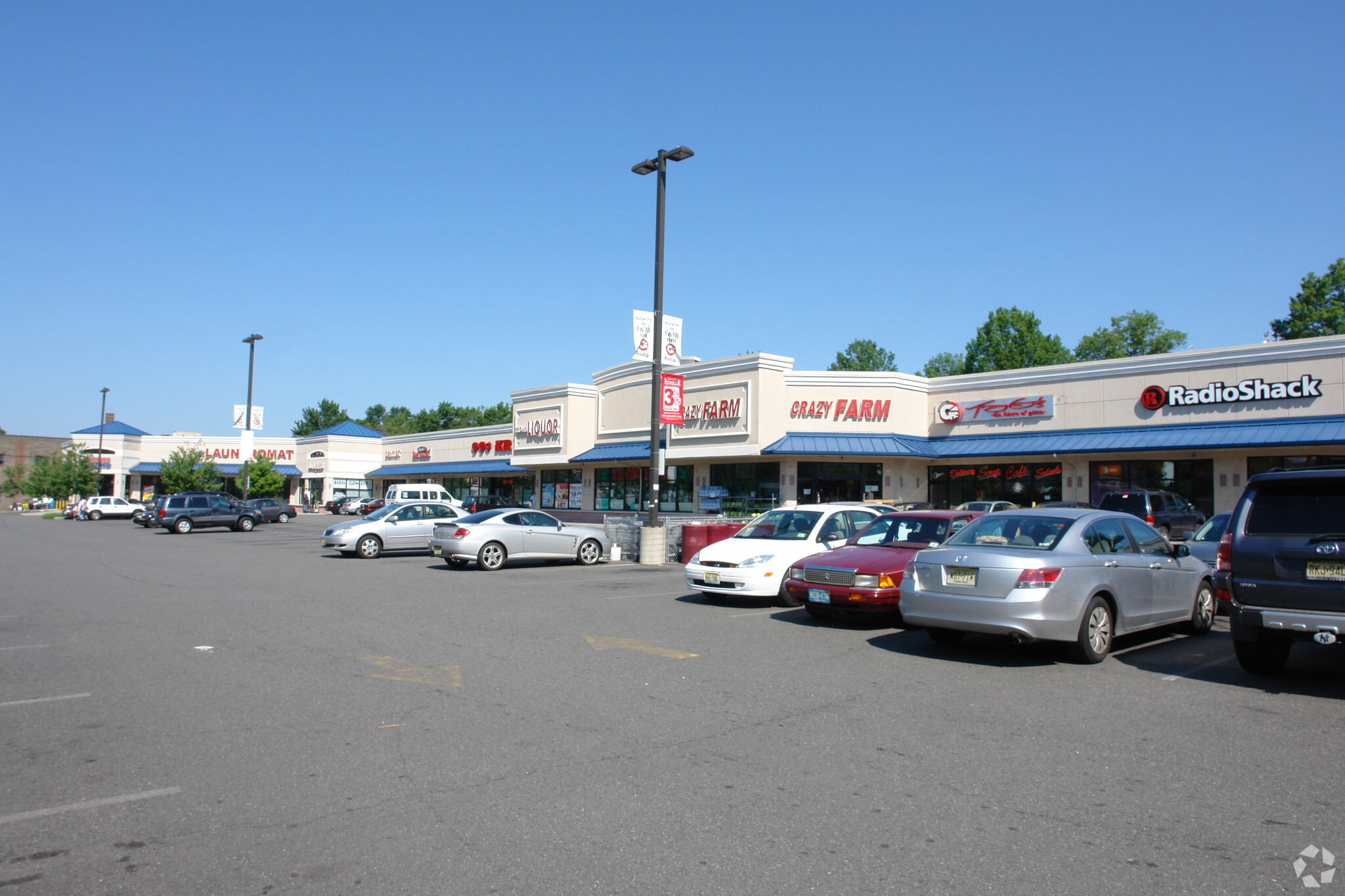 711 E 1st Ave, Roselle, NJ for Rent