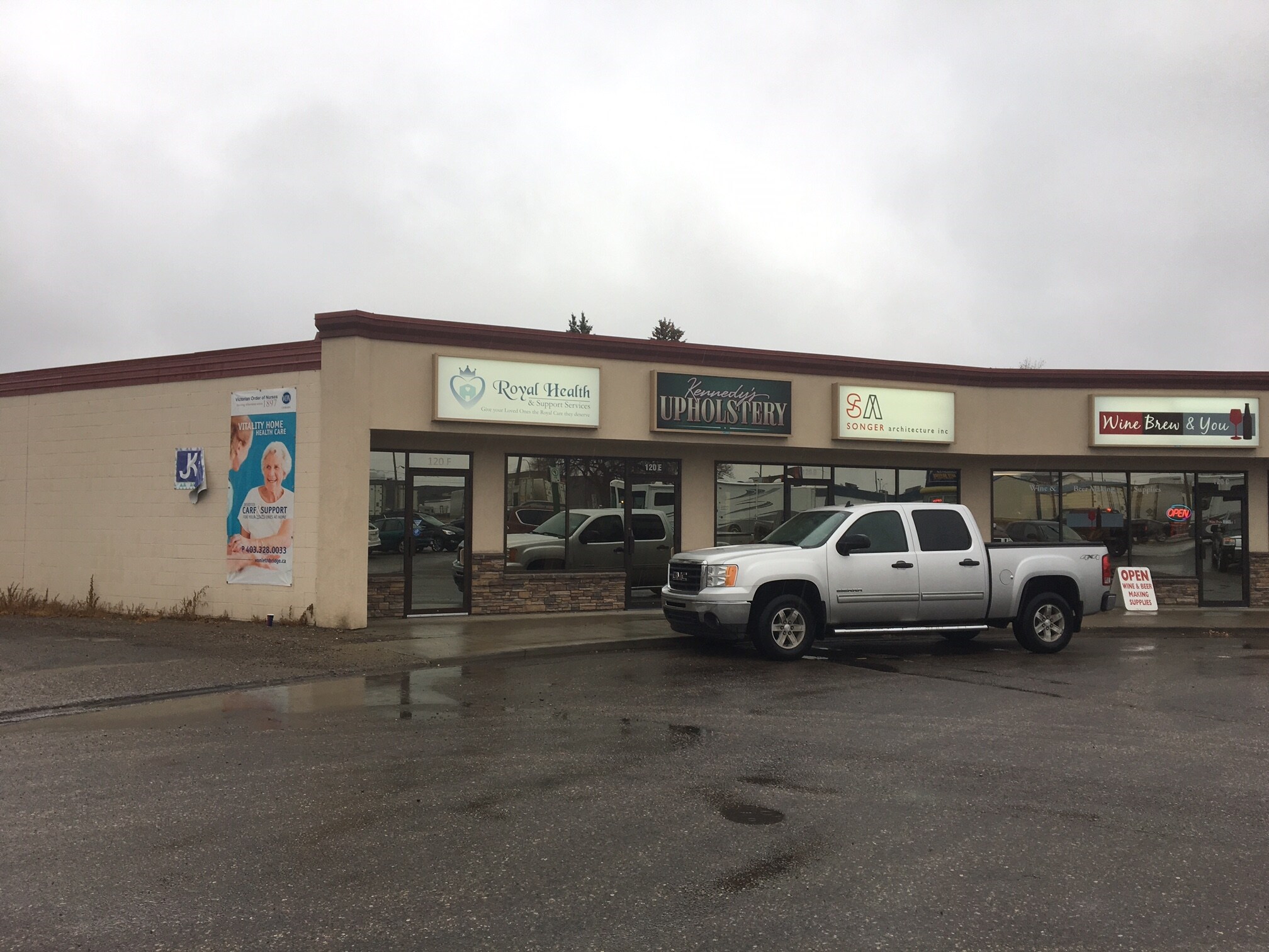120 Mayor Magrath Dr N, Lethbridge, AB for Rent