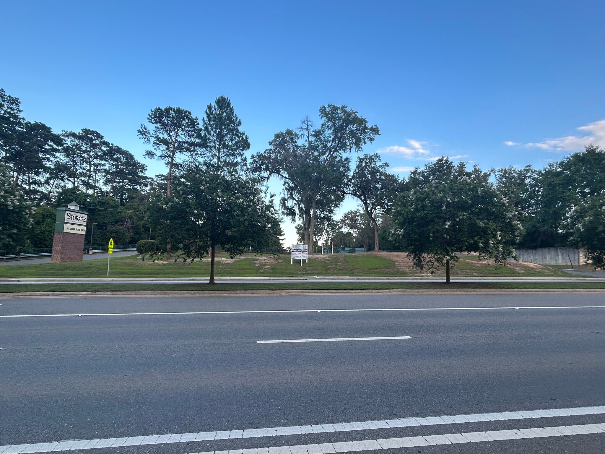 6875 Thomasville Rd, Tallahassee, FL for Rent