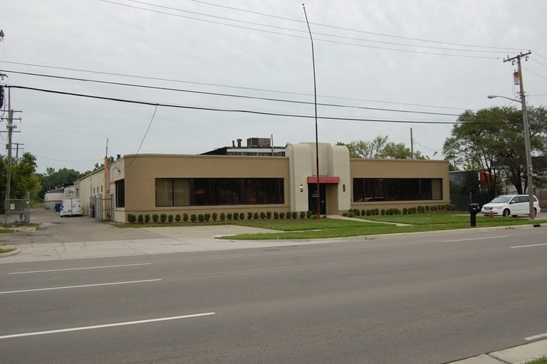 19270 W 8 Mile Rd, Southfield, MI for Sale