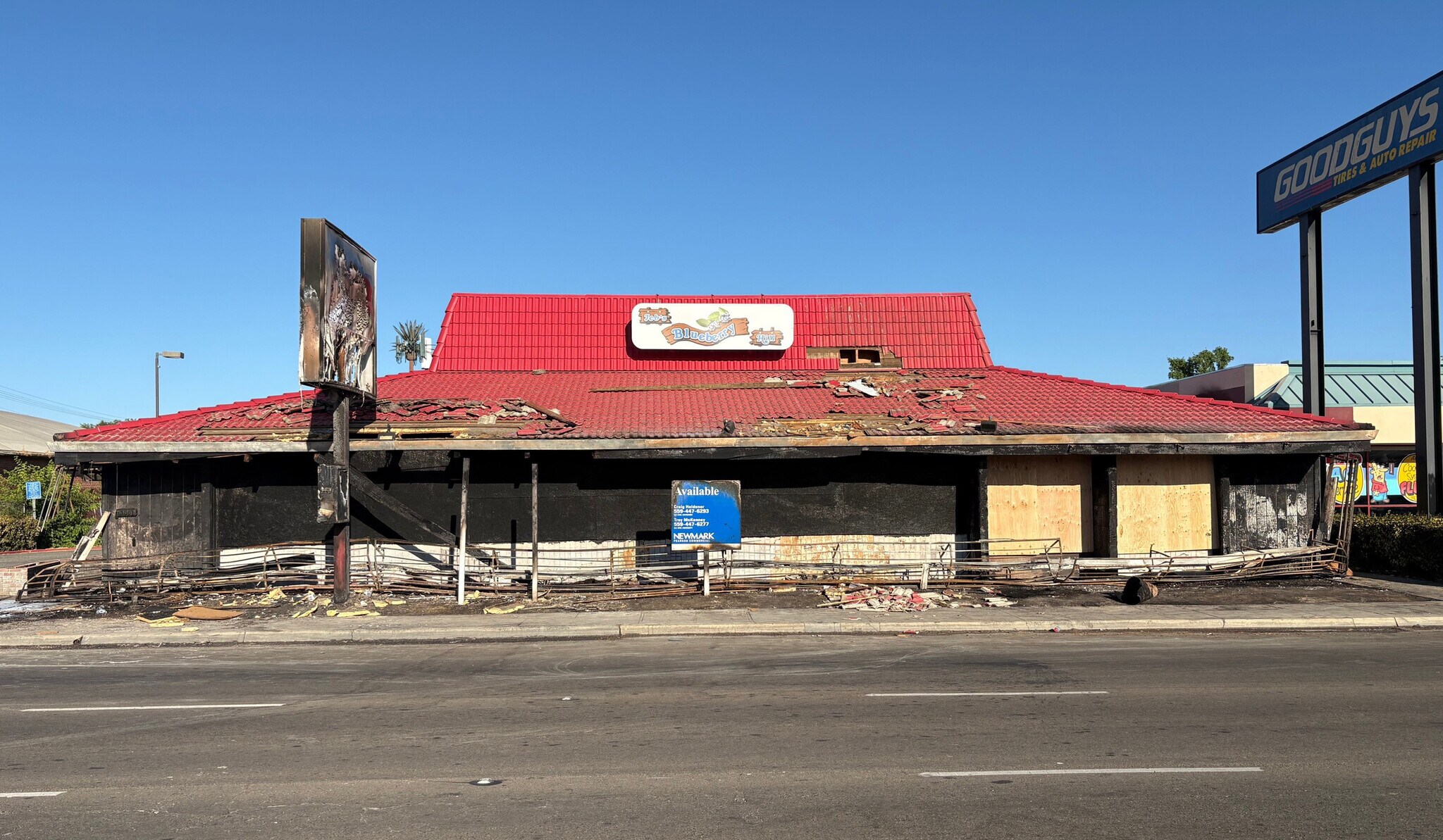 3851 N Blackstone Ave, Fresno, CA for Sale