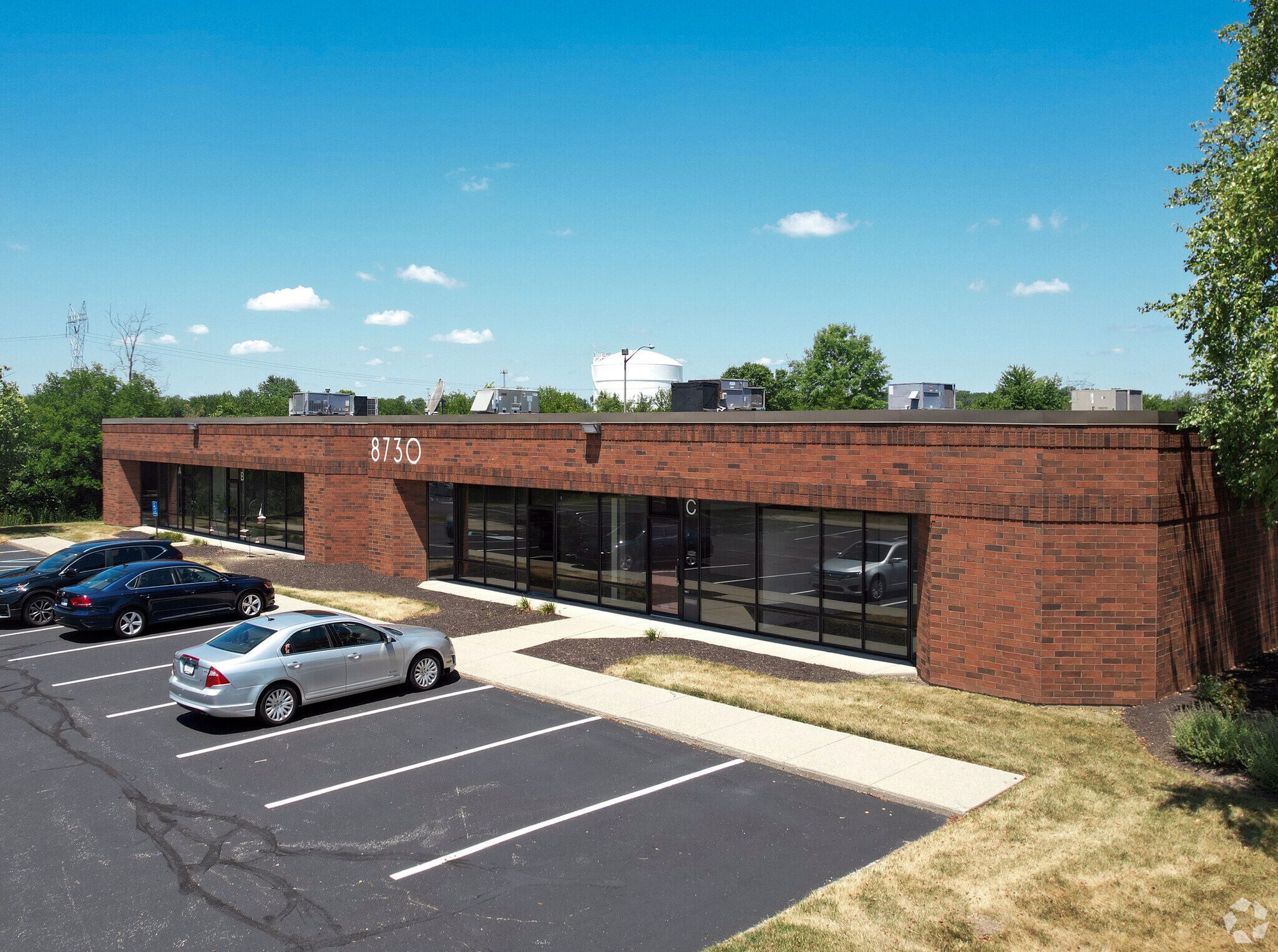 8730 Commerce Park Pl, Indianapolis, IN for Rent
