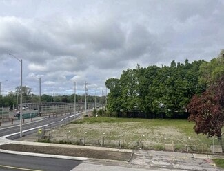 Mississauga, ON Commercial Land - 999 N Service Rd