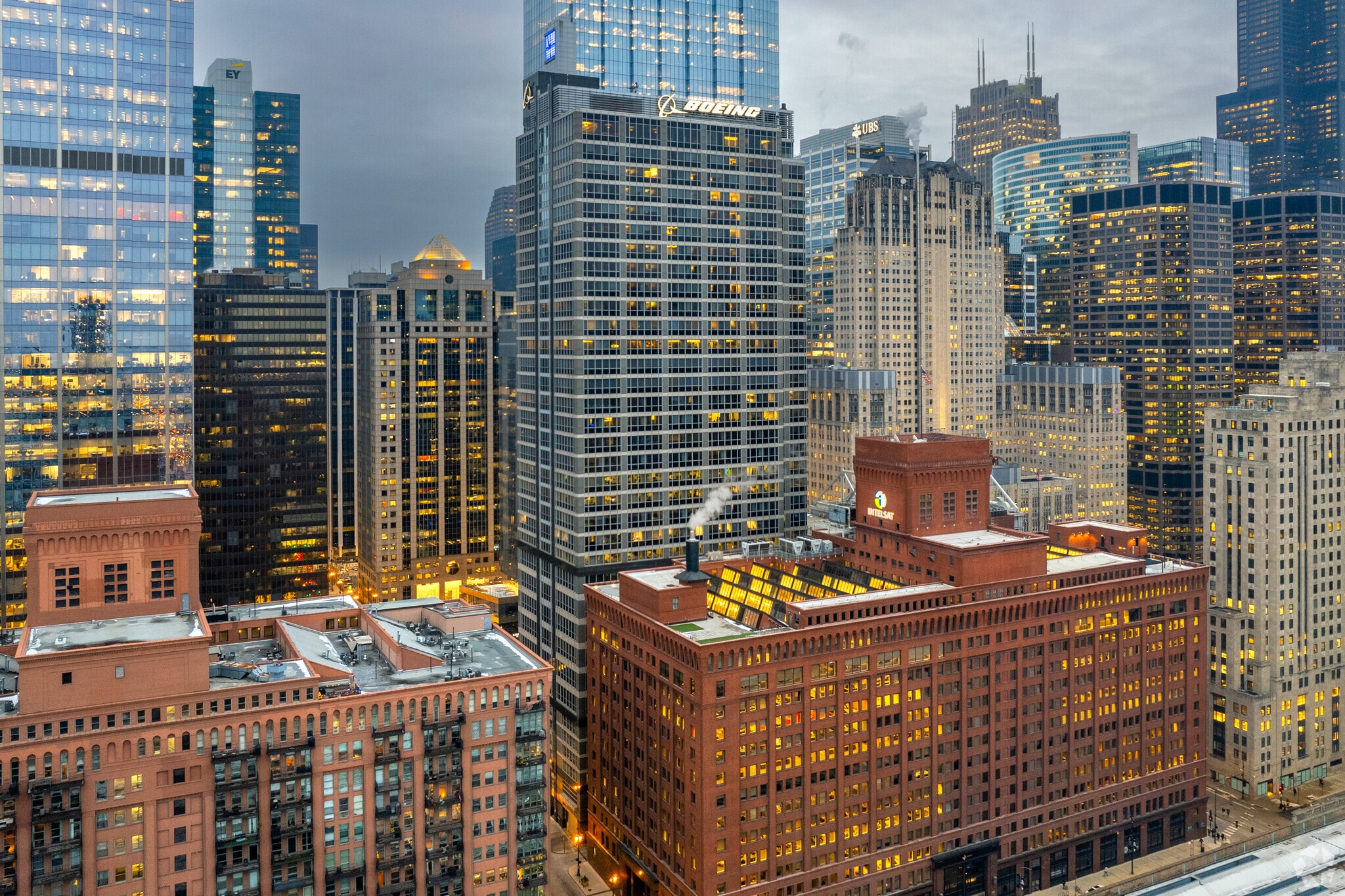 100 N Riverside Plz, Chicago, IL for Rent