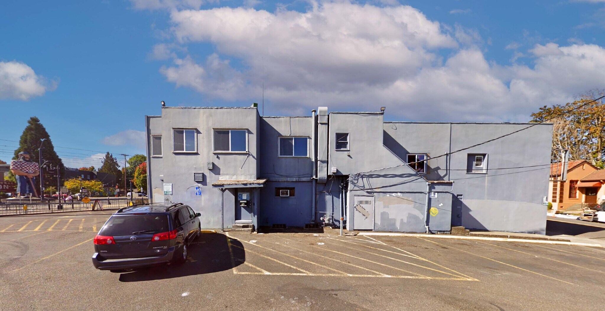8440 N Interstate Ave, Portland, OR for Rent
