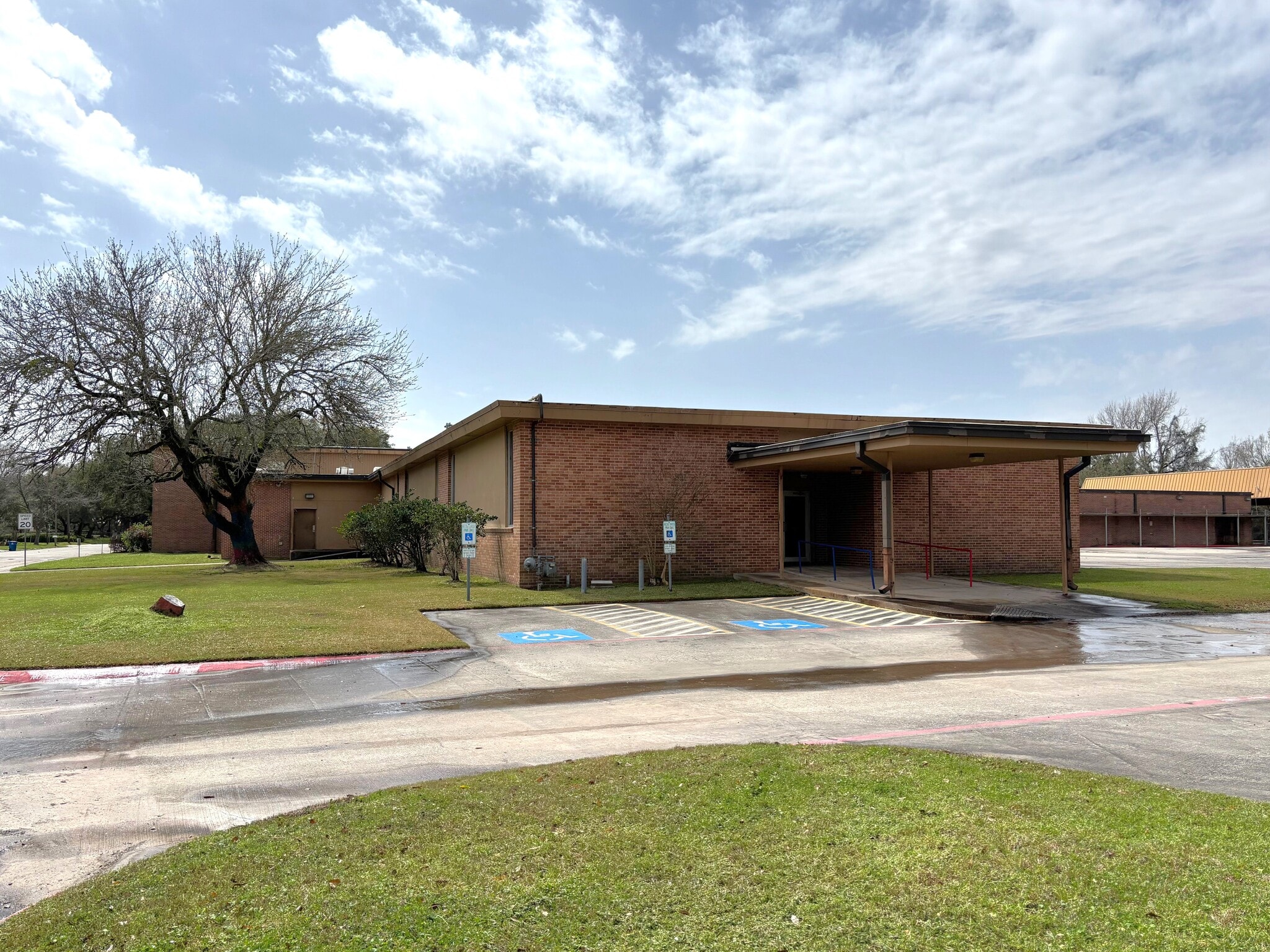 600 Charles St, Humble, TX for Sale