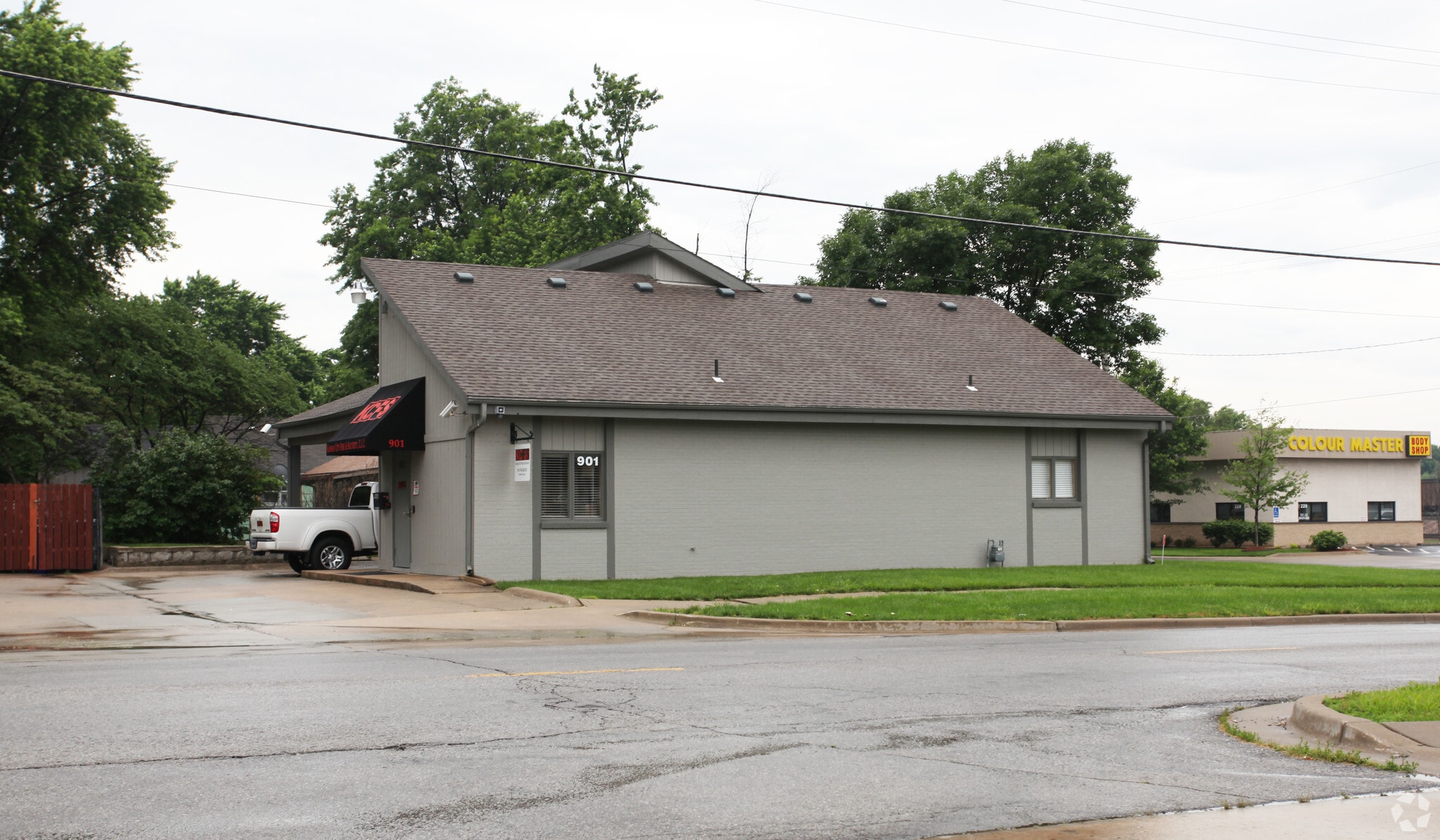 901 E Loula St, Olathe, KS for Sale