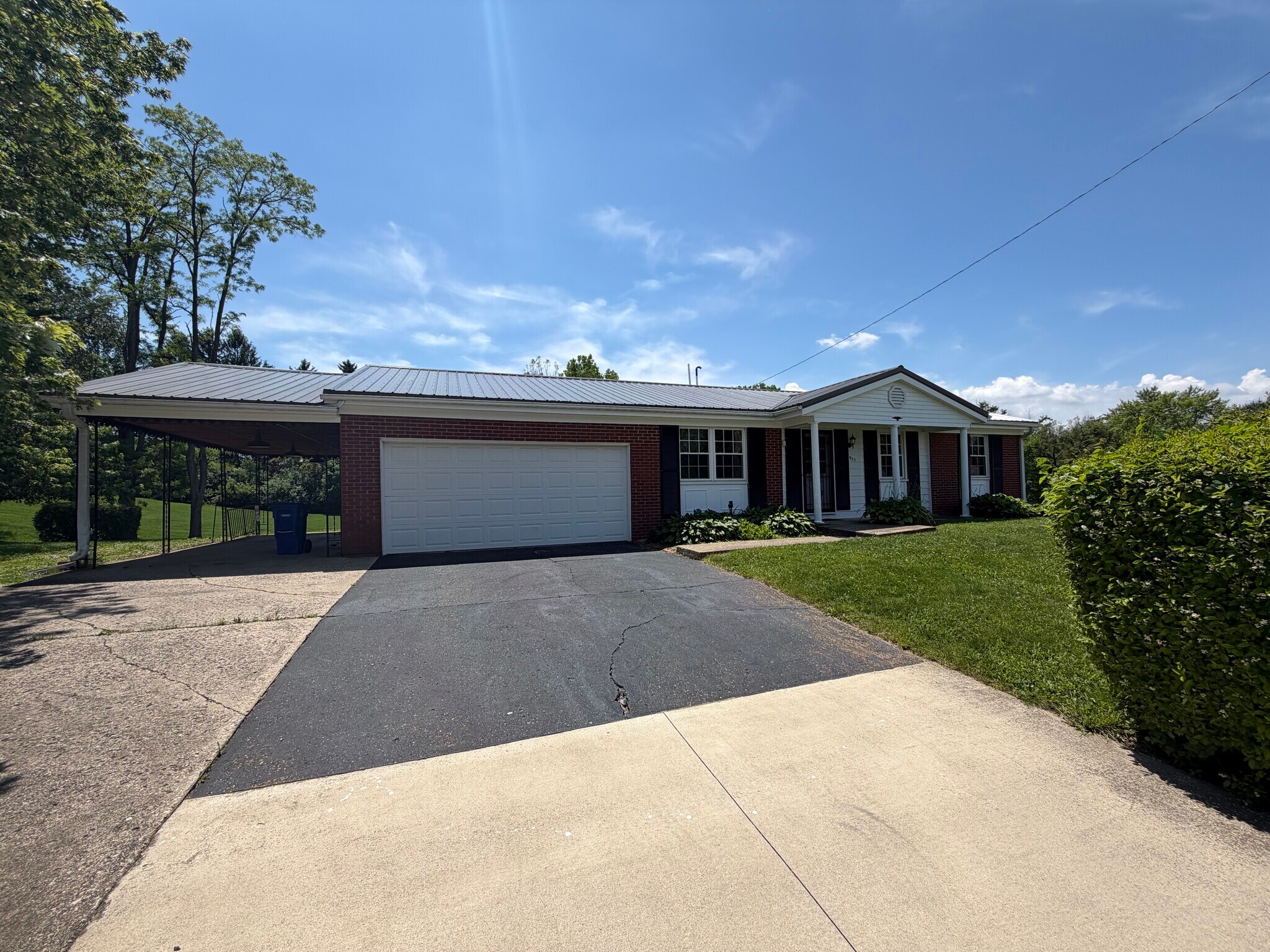 911 Locust Dr, Richmond, IN for Sale