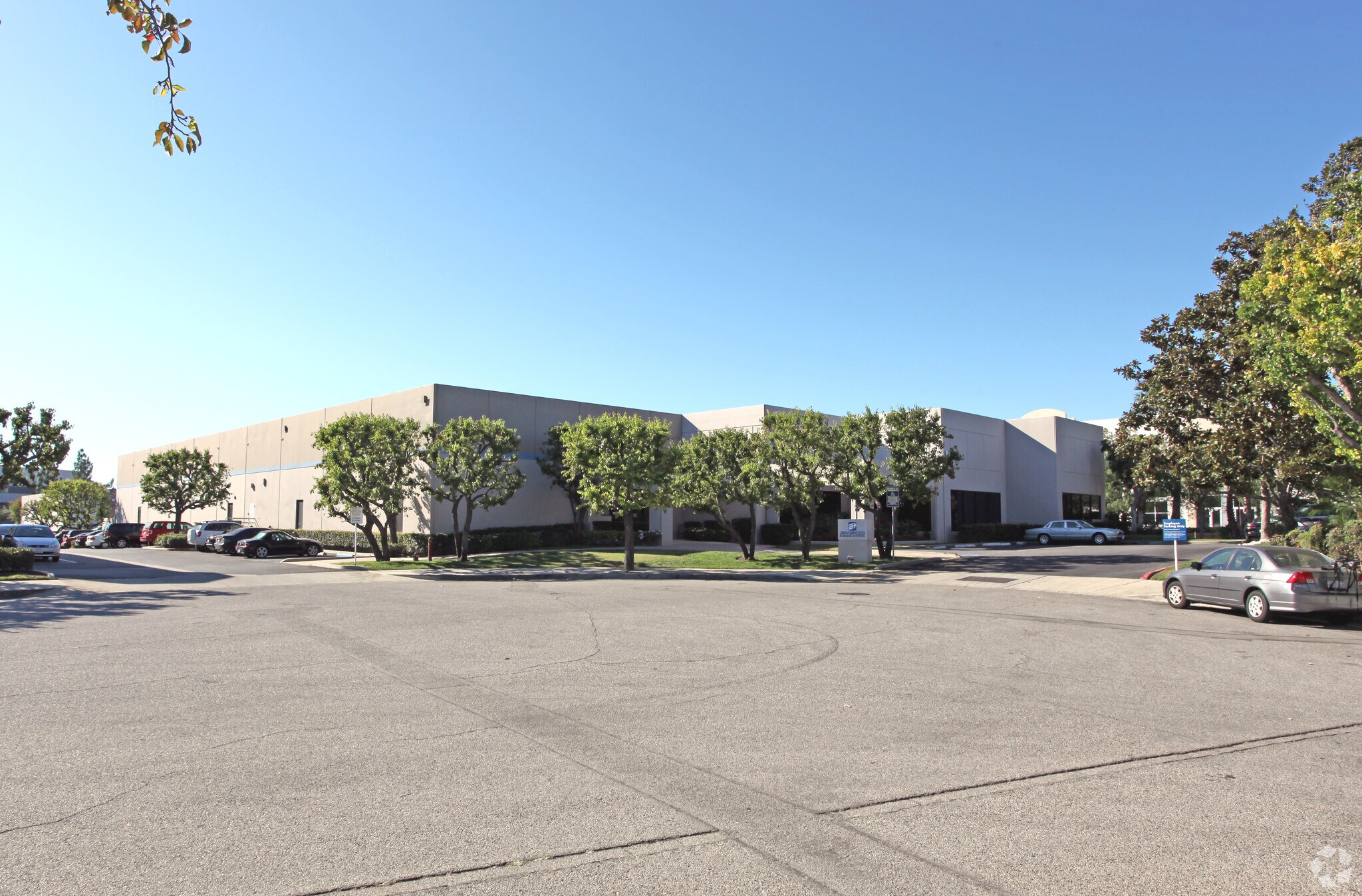 19748 Dearborn St Chatsworth, CA 91311 Flex Property for Sale on