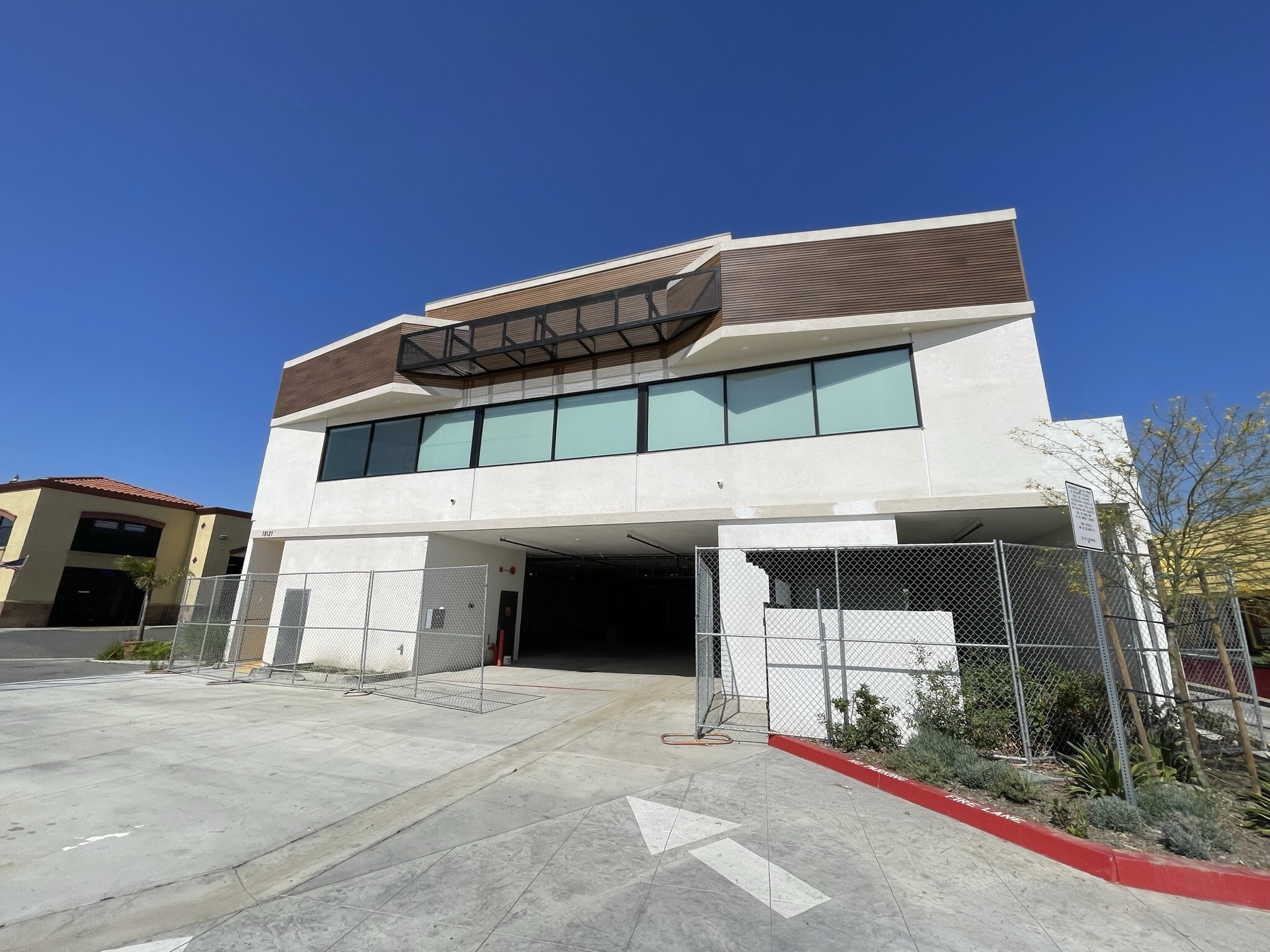 19121 Brookhurst St, Huntington Beach, CA for Rent