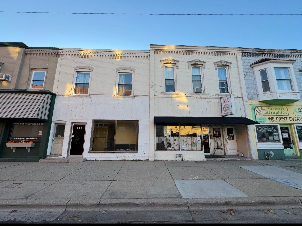 211-213 N Ball St, Owosso, MI for Sale