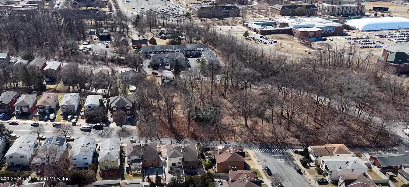 777 Willowbrook Rd, Staten Island, NY for Sale