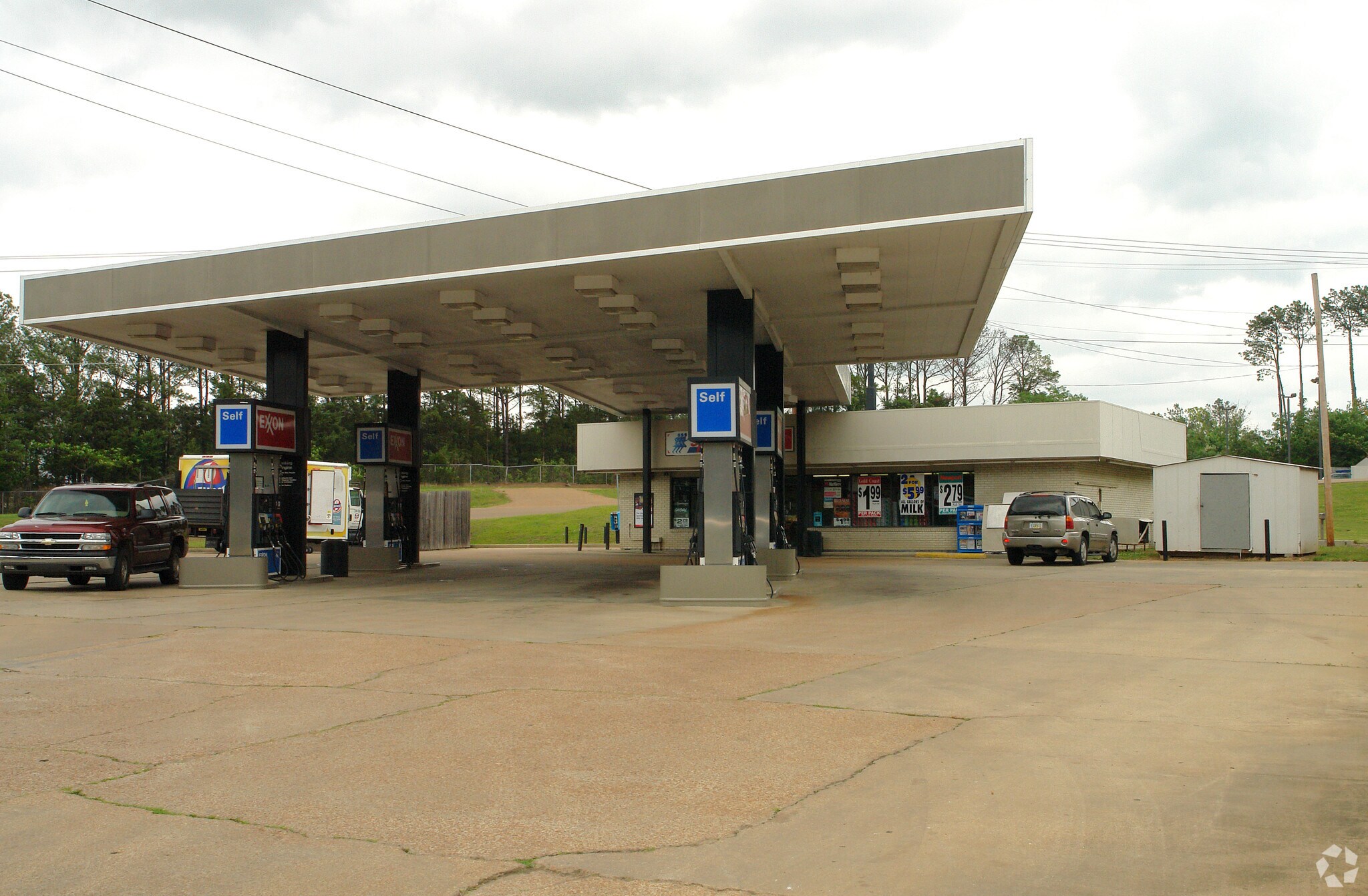 912 W Government St Brandon, MS 39042 Retail Property for Lease on