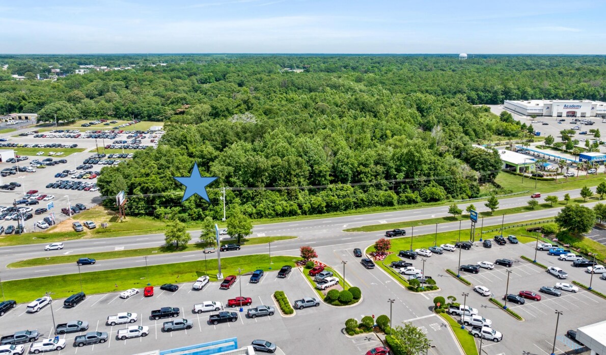 7400 Airport Blvd, Mobile, AL for Sale