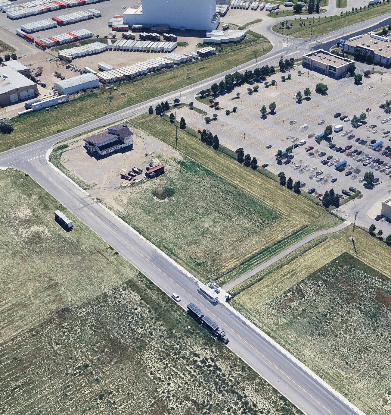 2702 34 St N, Lethbridge, AB for Sale