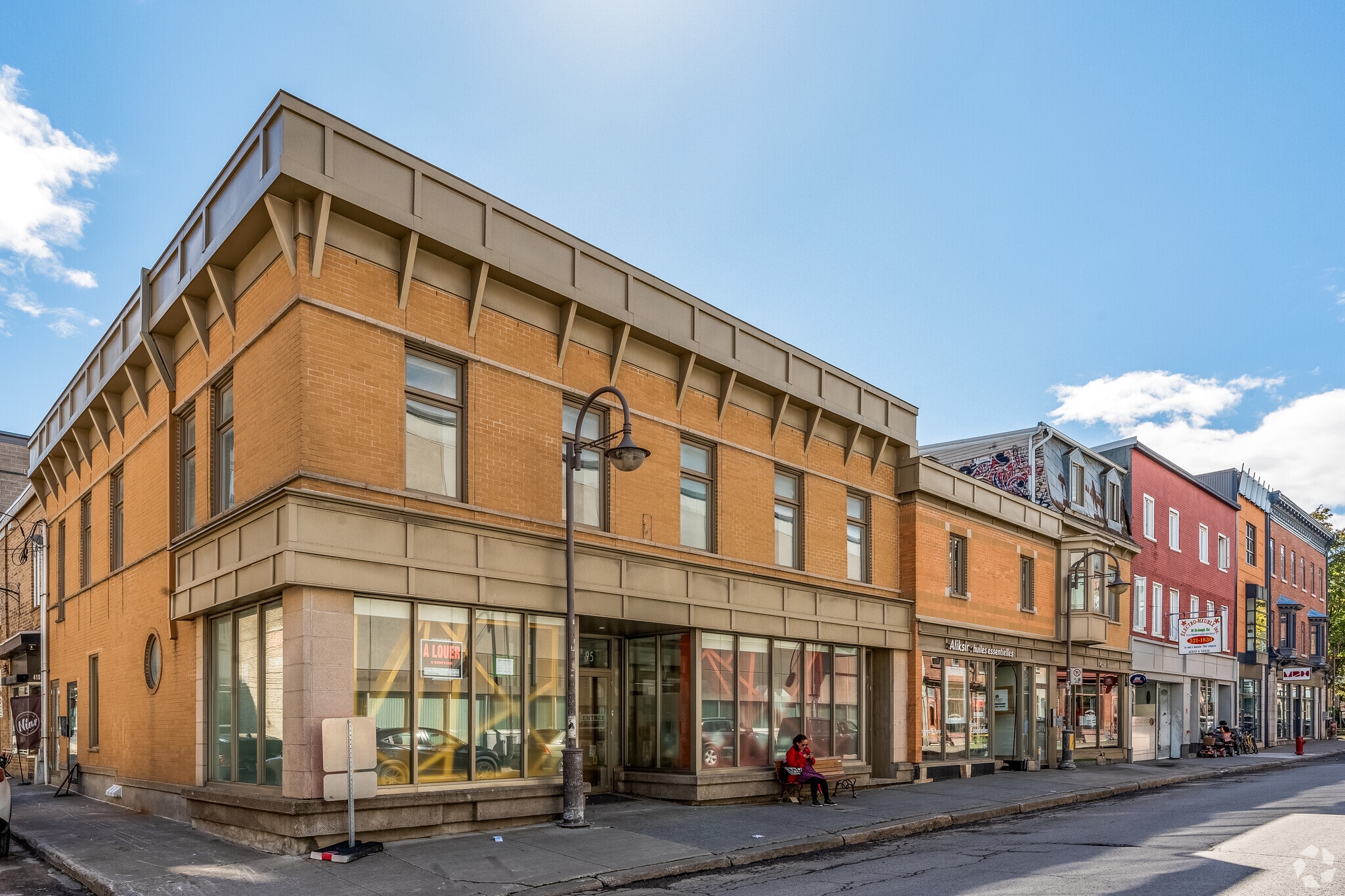 95 Rue Saint-Joseph E, Québec, QC for Rent