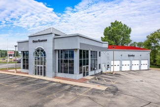 West Bend, WI Retail - 3210 W Washington St