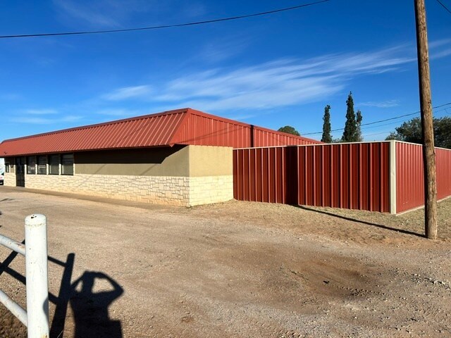 501 E Broadway St, Andrews, TX for Sale