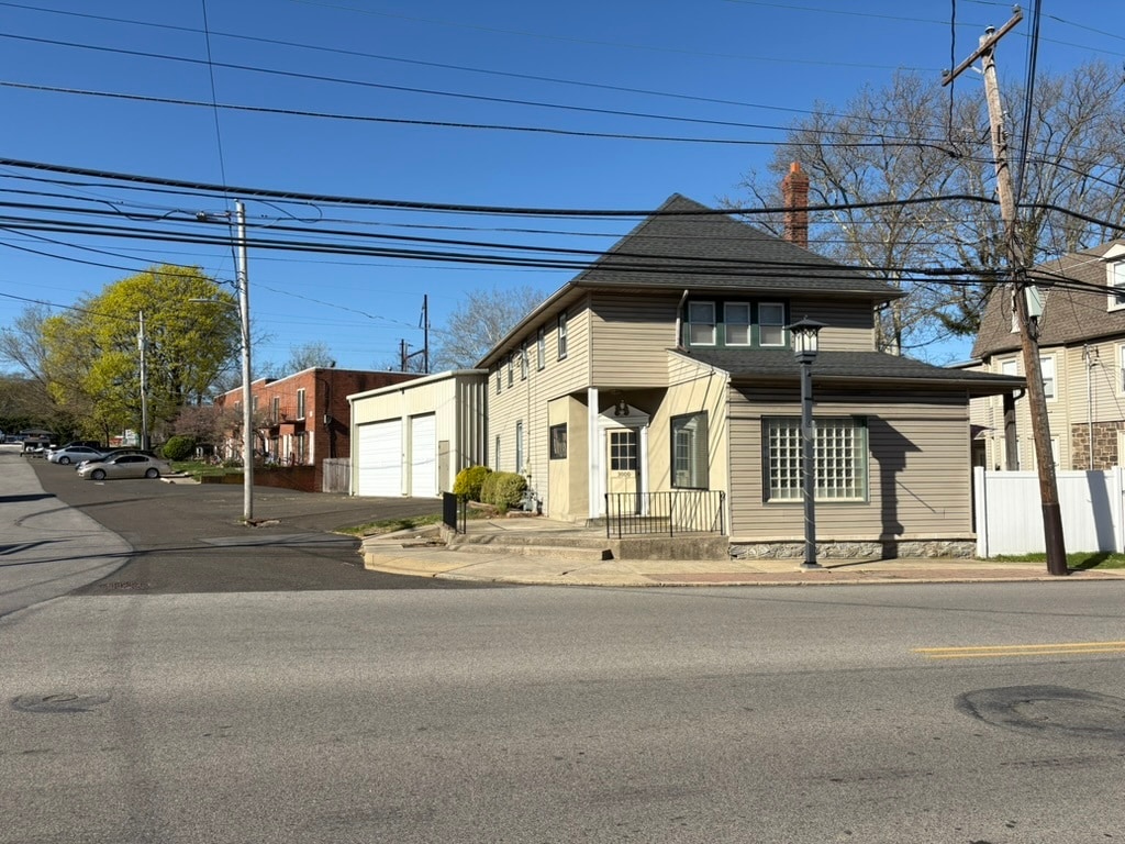 3000 Mount Carmel Ave, Glenside, PA for Sale