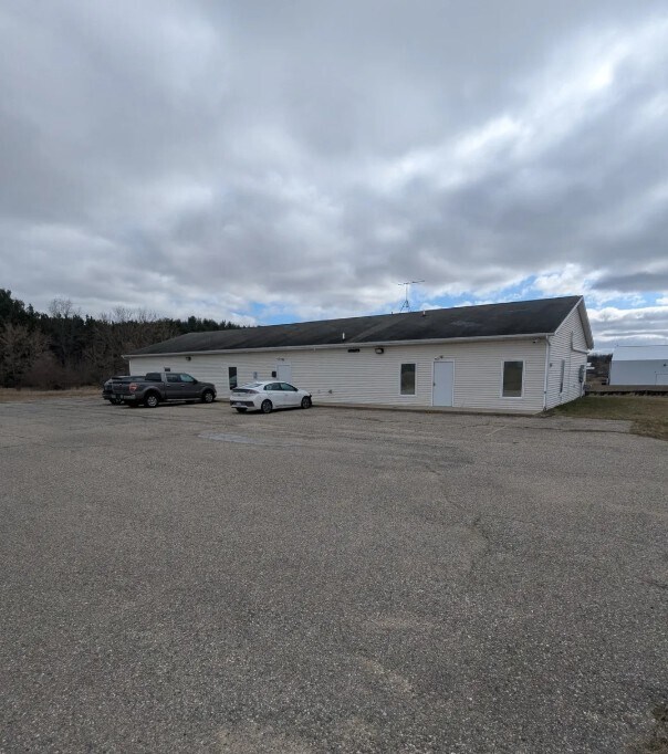 1379 Industrial Park Dr, Edmore, MI for Sale