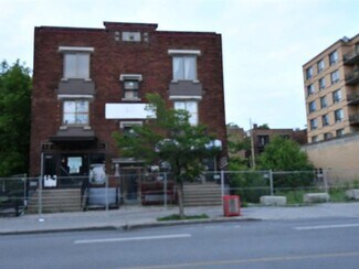 Montréal, QC Commercial - 5567 Ch De La Côte-Des-Neiges
