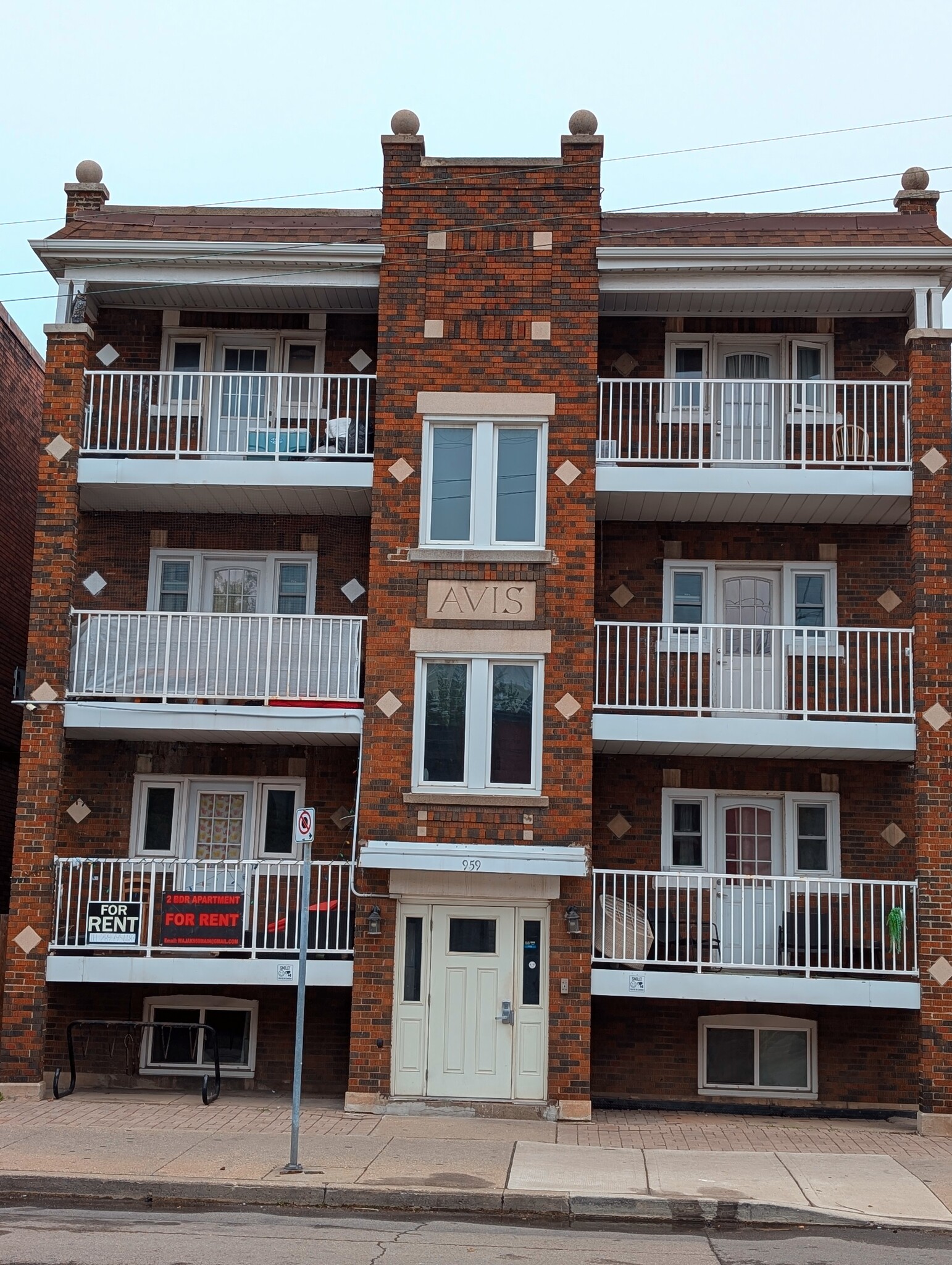959 Main St E, Hamilton, ON for Sale