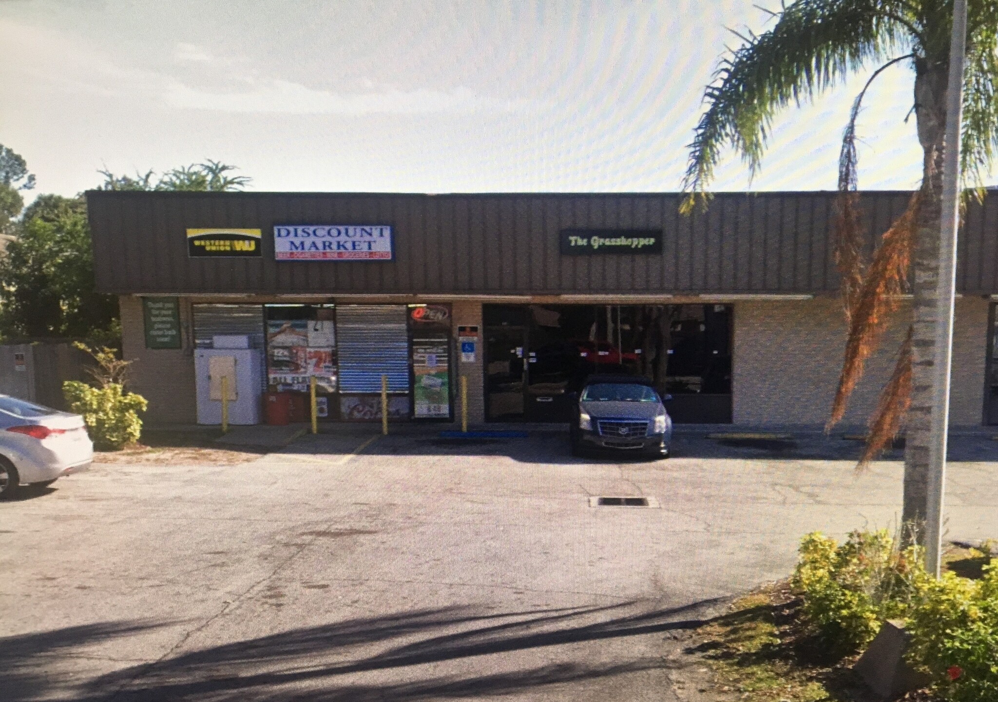 1437 S Ridgewood Ave, Daytona Beach, FL for Rent