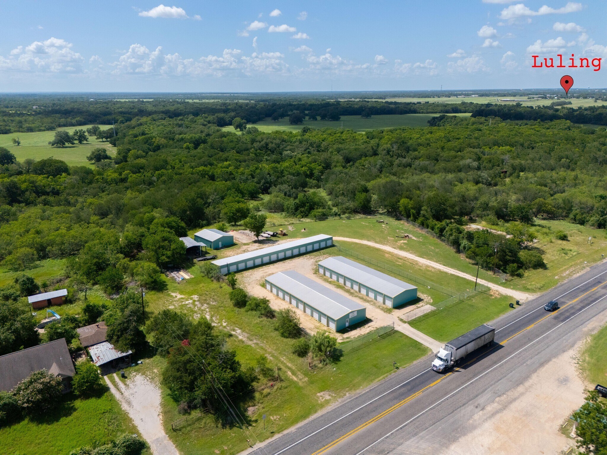 1940 Magnolia Ave, Luling, TX for Sale