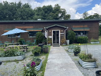 Elk Park, NC Restaurant - 8060 N US Highway 19E