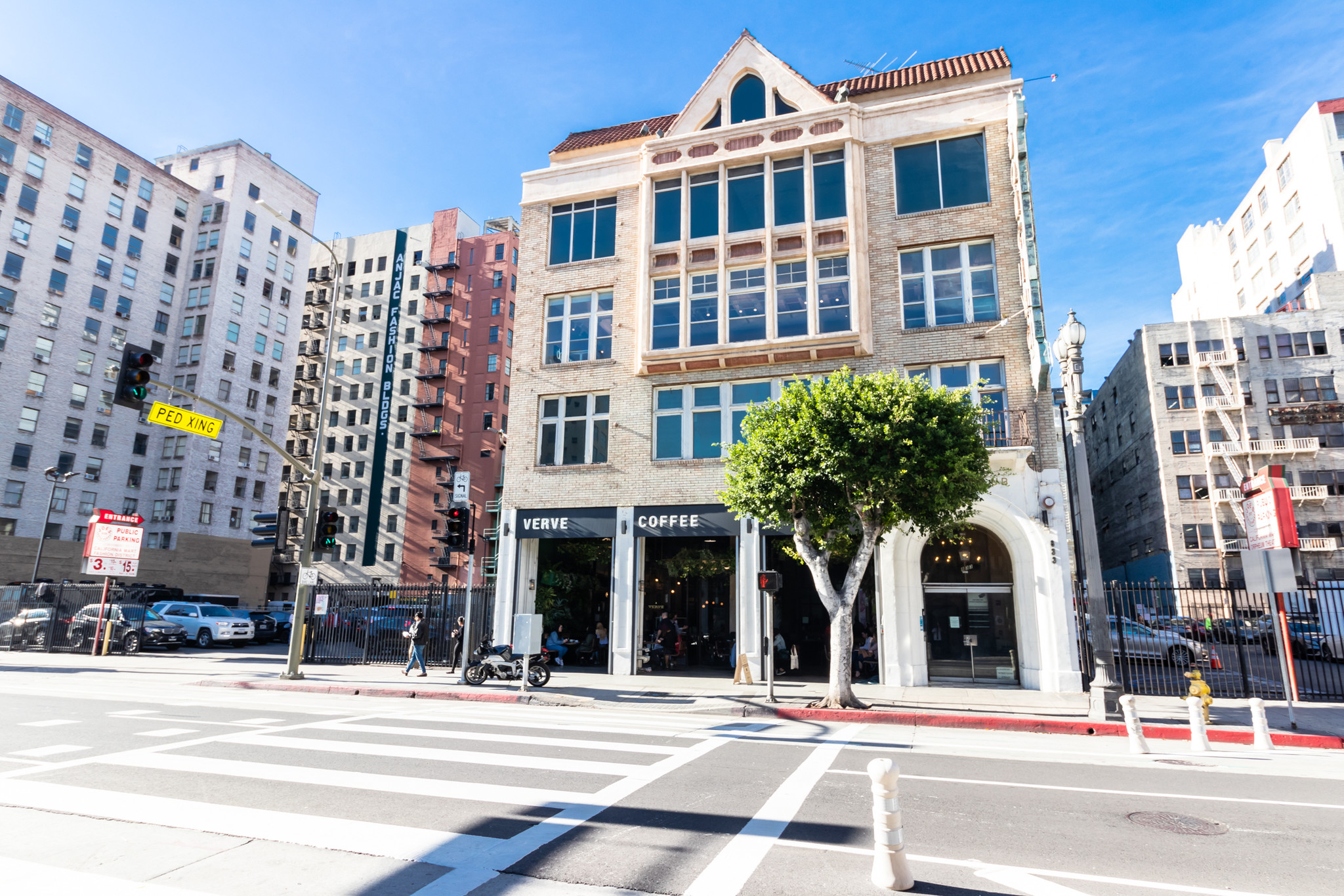 833 S Spring St, Los Angeles, CA for Rent