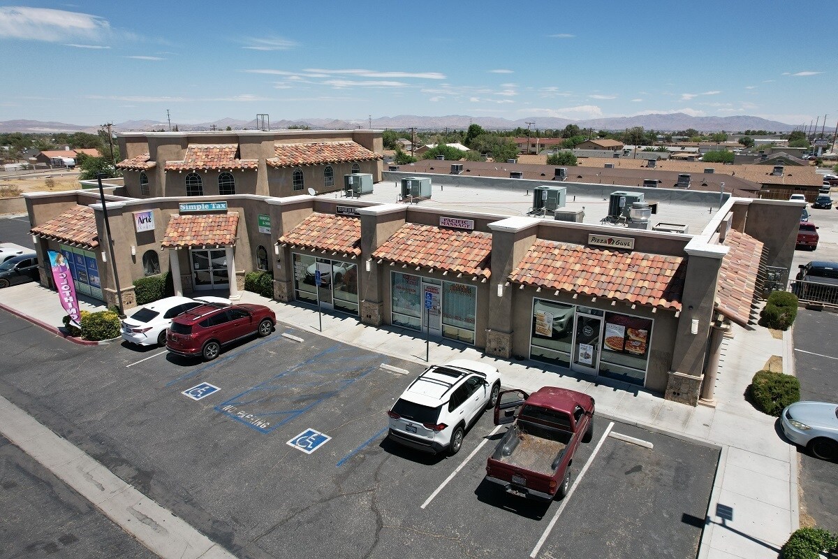 15370 Bear Valley Rd, Victorville, CA for Rent